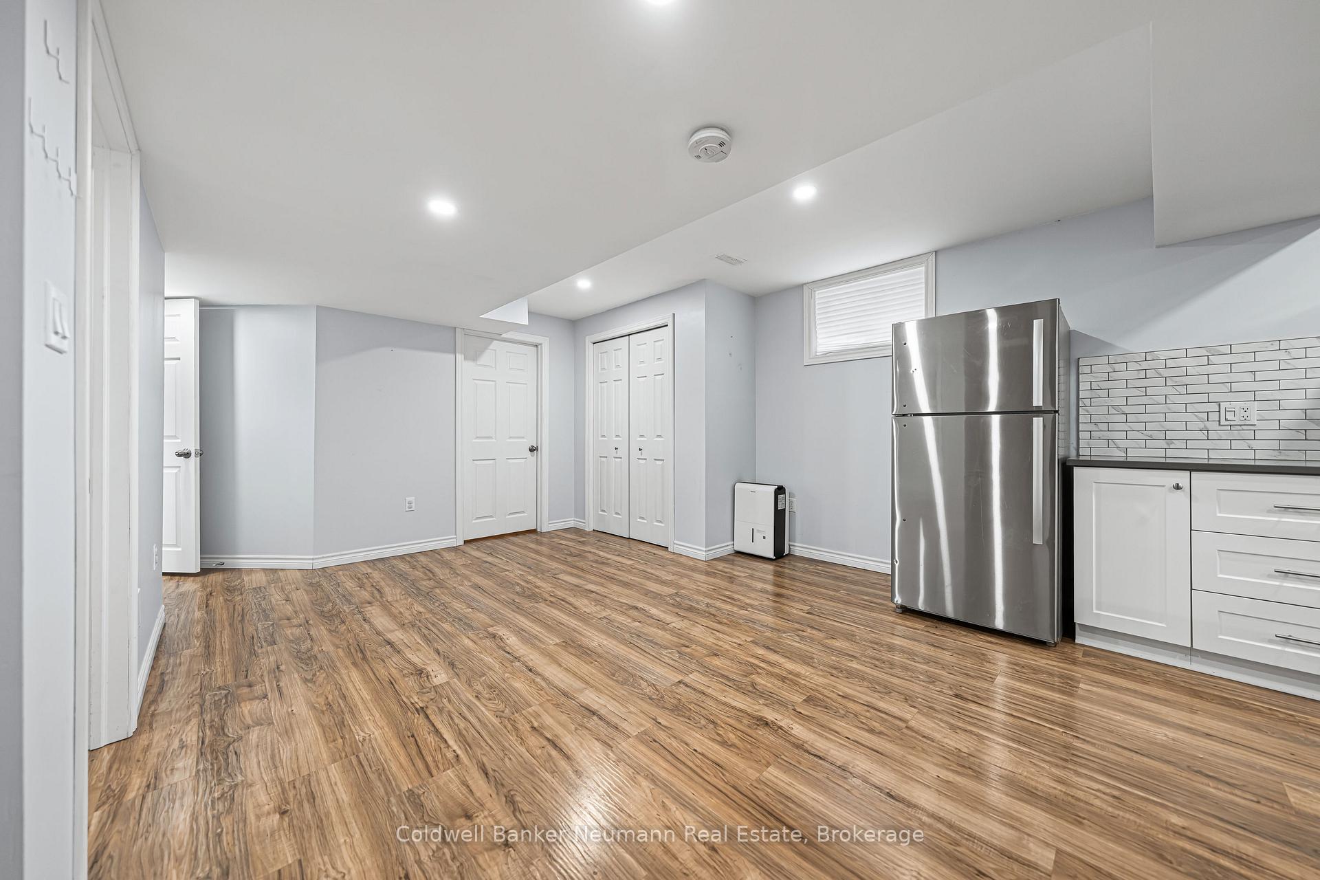 Photo 40 of 42 Mcarthur Drive, Guelph, Pineridge/Westminster Woods — HOMEH