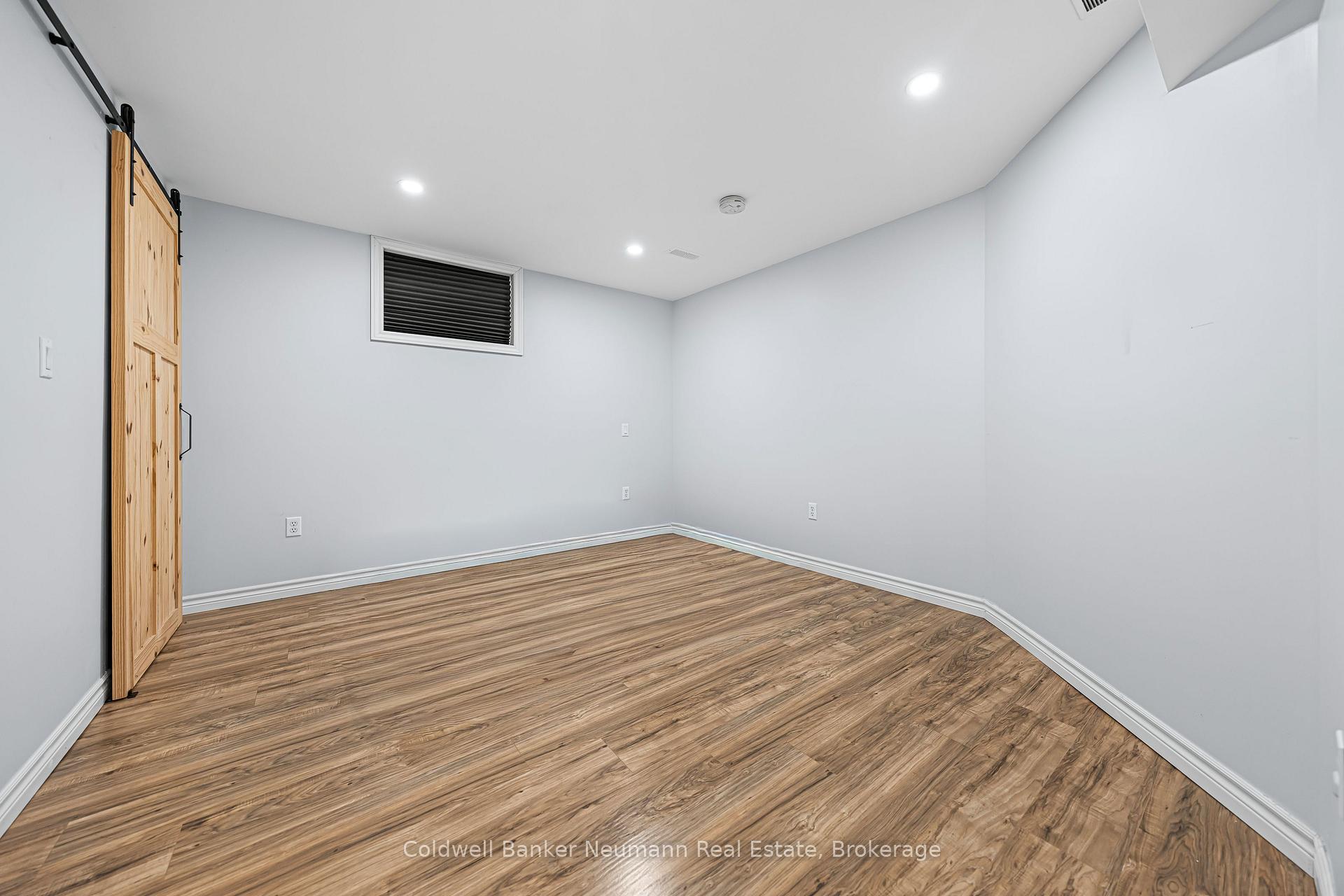 Photo 41 of 42 Mcarthur Drive, Guelph, Pineridge/Westminster Woods — HOMEH