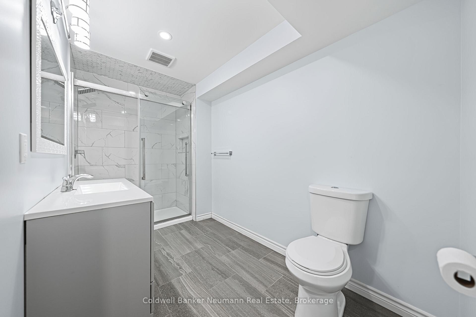 Photo 43 of 42 Mcarthur Drive, Guelph, Pineridge/Westminster Woods — HOMEH