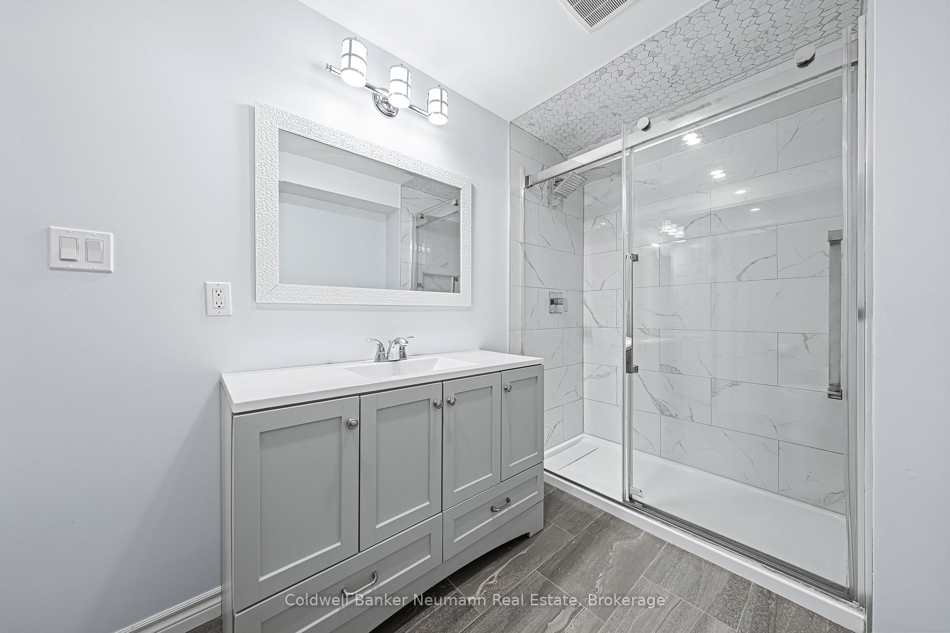 Photo 44 of 42 Mcarthur Drive, Guelph, Pineridge/Westminster Woods — HOMEH