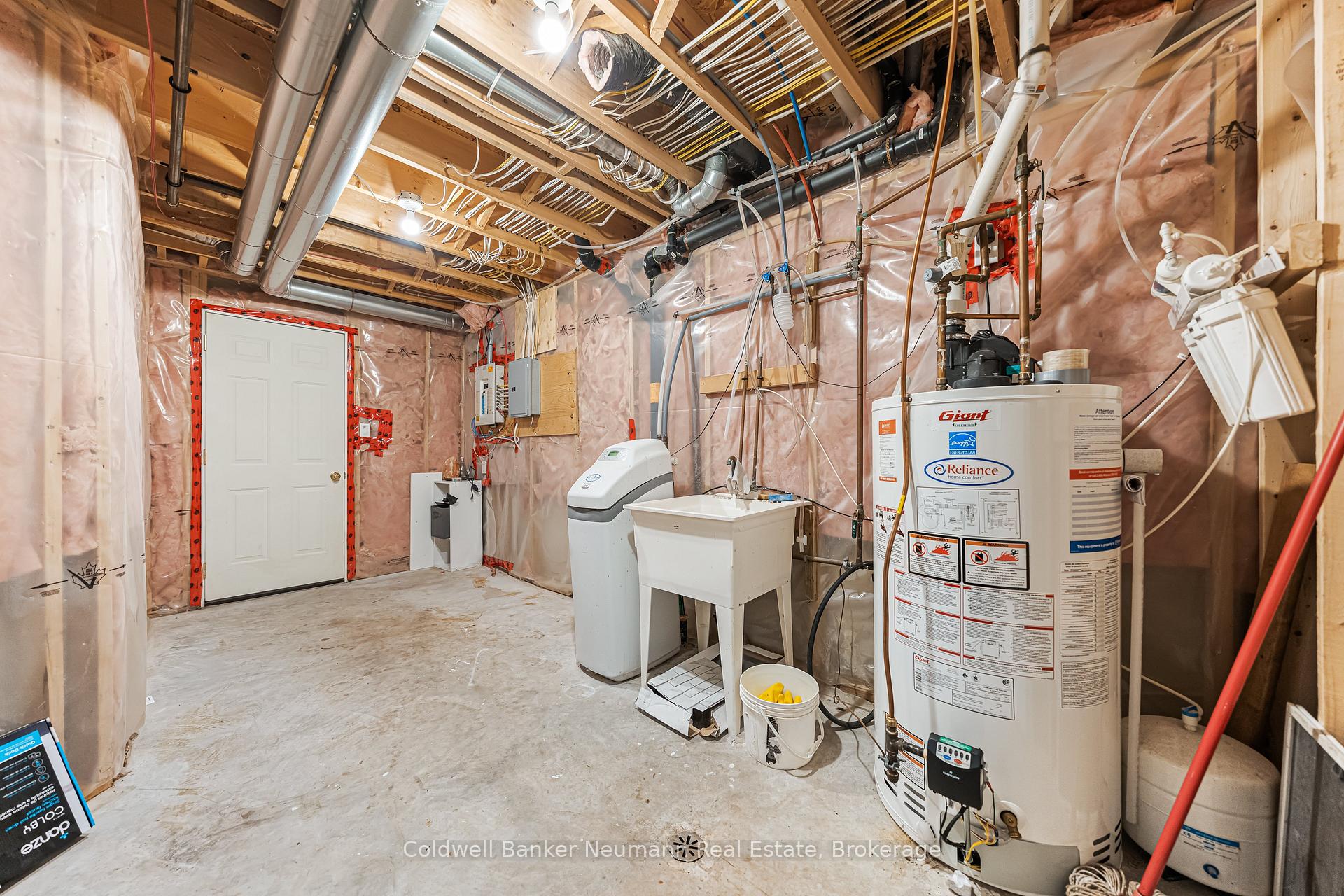 Photo 45 of 42 Mcarthur Drive, Guelph, Pineridge/Westminster Woods — HOMEH