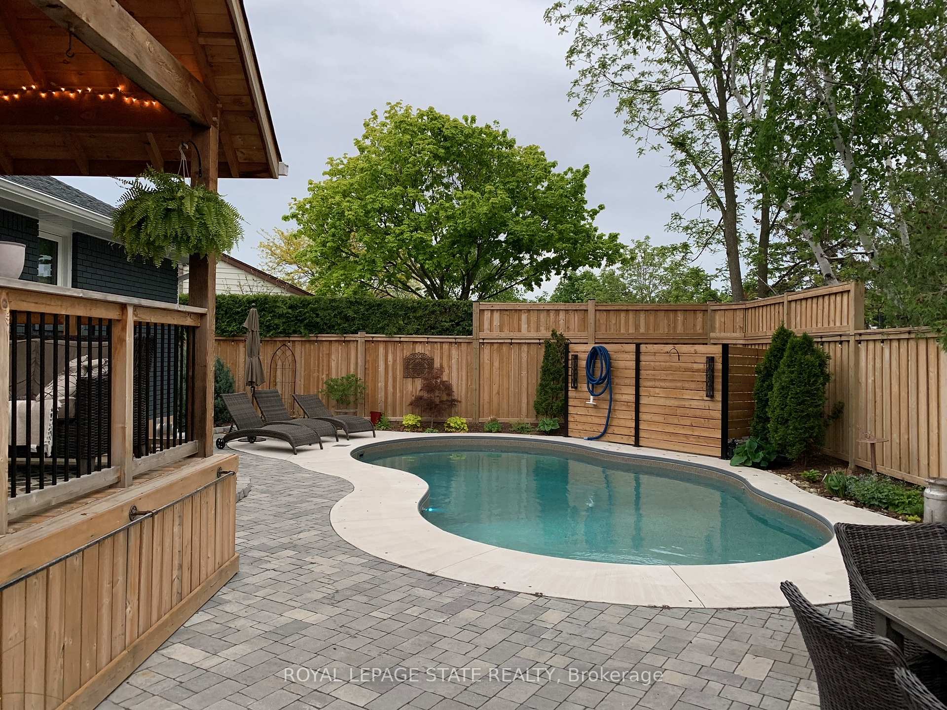 Photo 31 of 2 North Court N, Grimsby, Grimsby East — HOMEH