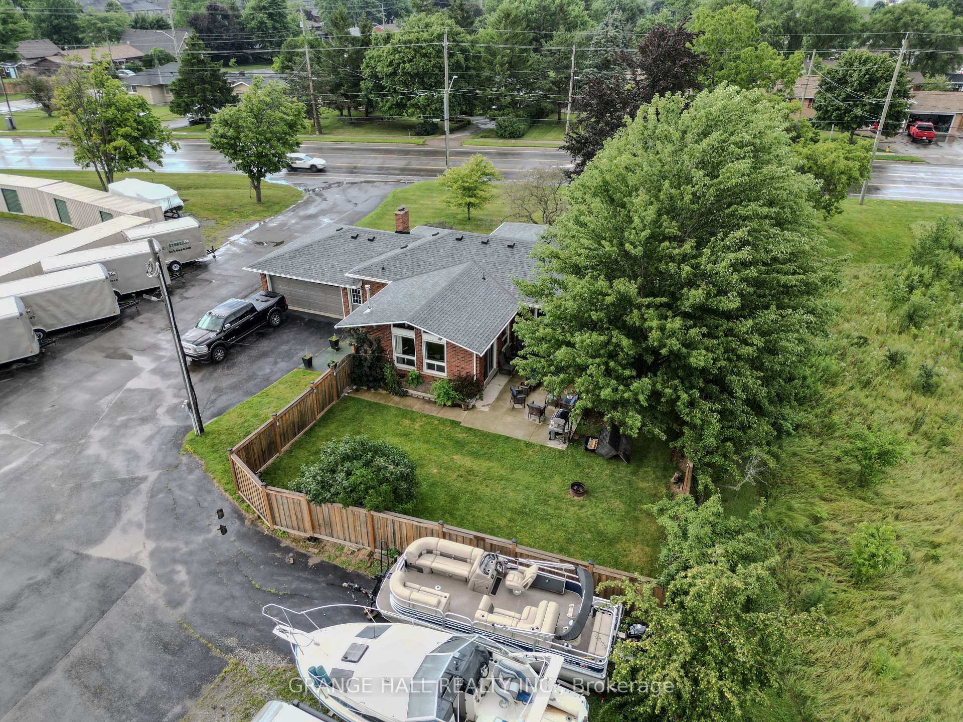 Photo 12 of 545 Main Street W, Grimsby, Grimsby West — HOMEH