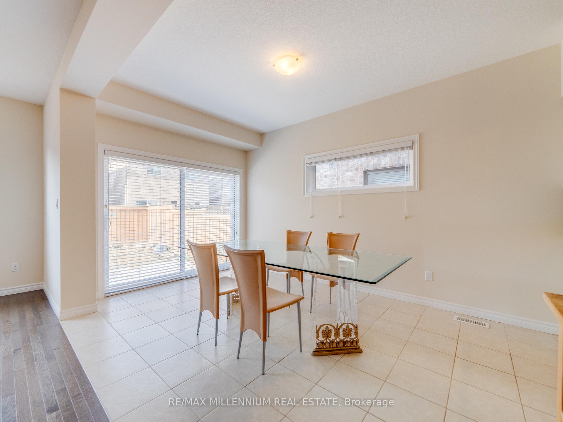 Photo 12 of Unit #1, 11 Burcombe Cross UPPER, Guelph, Pineridge/Westminster Woods — HOMEH