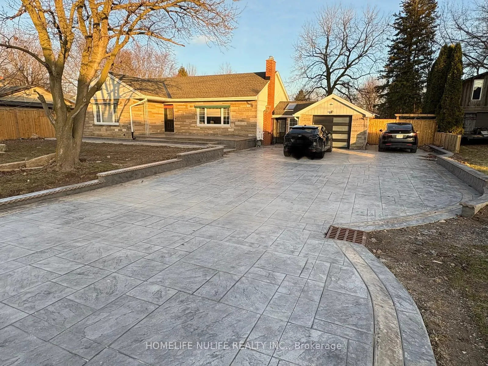 Photo 1 of Unit Basement, 188 Parkside Drive, Hamilton, Waterdown — HOMEH