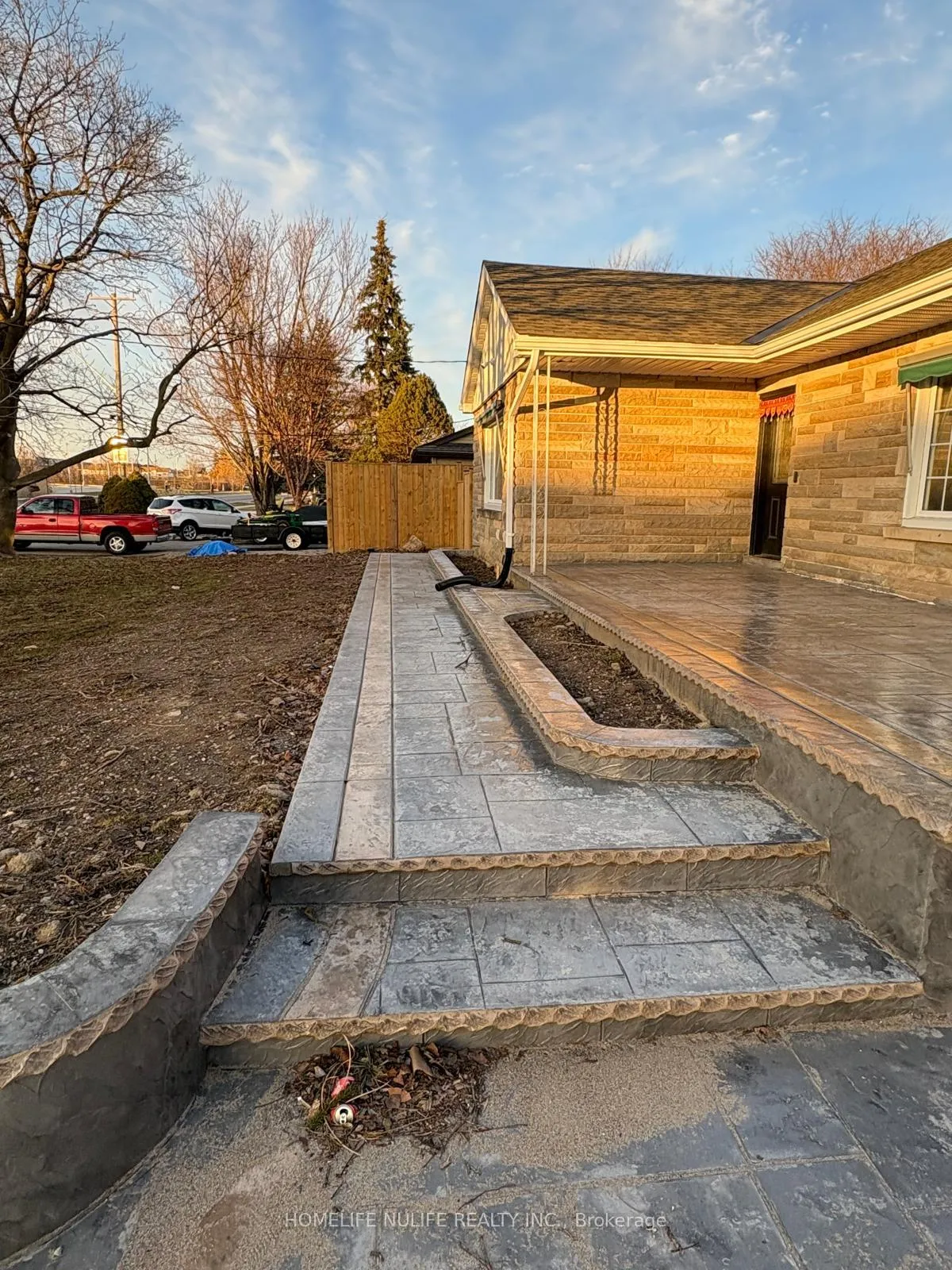 Photo 2 of Unit Basement, 188 Parkside Drive, Hamilton, Waterdown — HOMEH