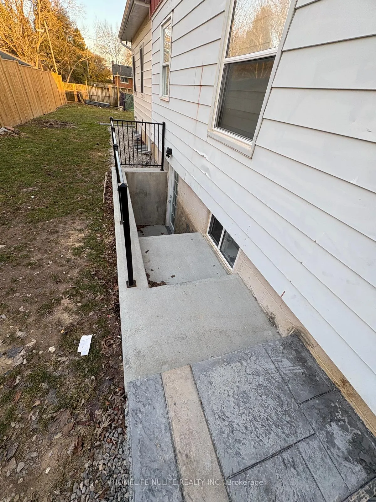 Photo 3 of Unit Basement, 188 Parkside Drive, Hamilton, Waterdown — HOMEH