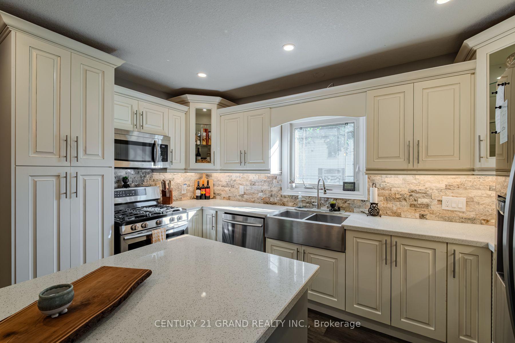 Photo 18 of 233 Oakland Road, Brant, Oakland — HOMEH