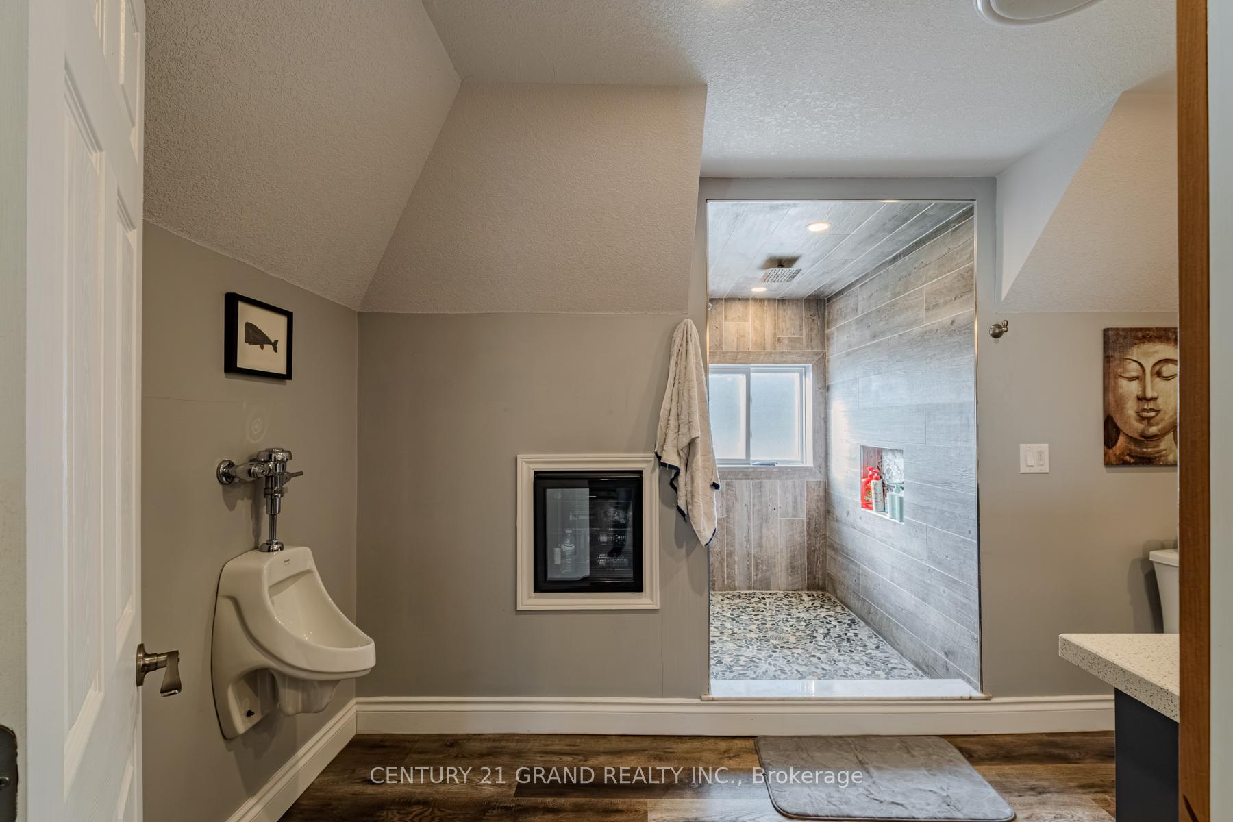 Photo 19 of 233 Oakland Road, Brant, Oakland — HOMEH