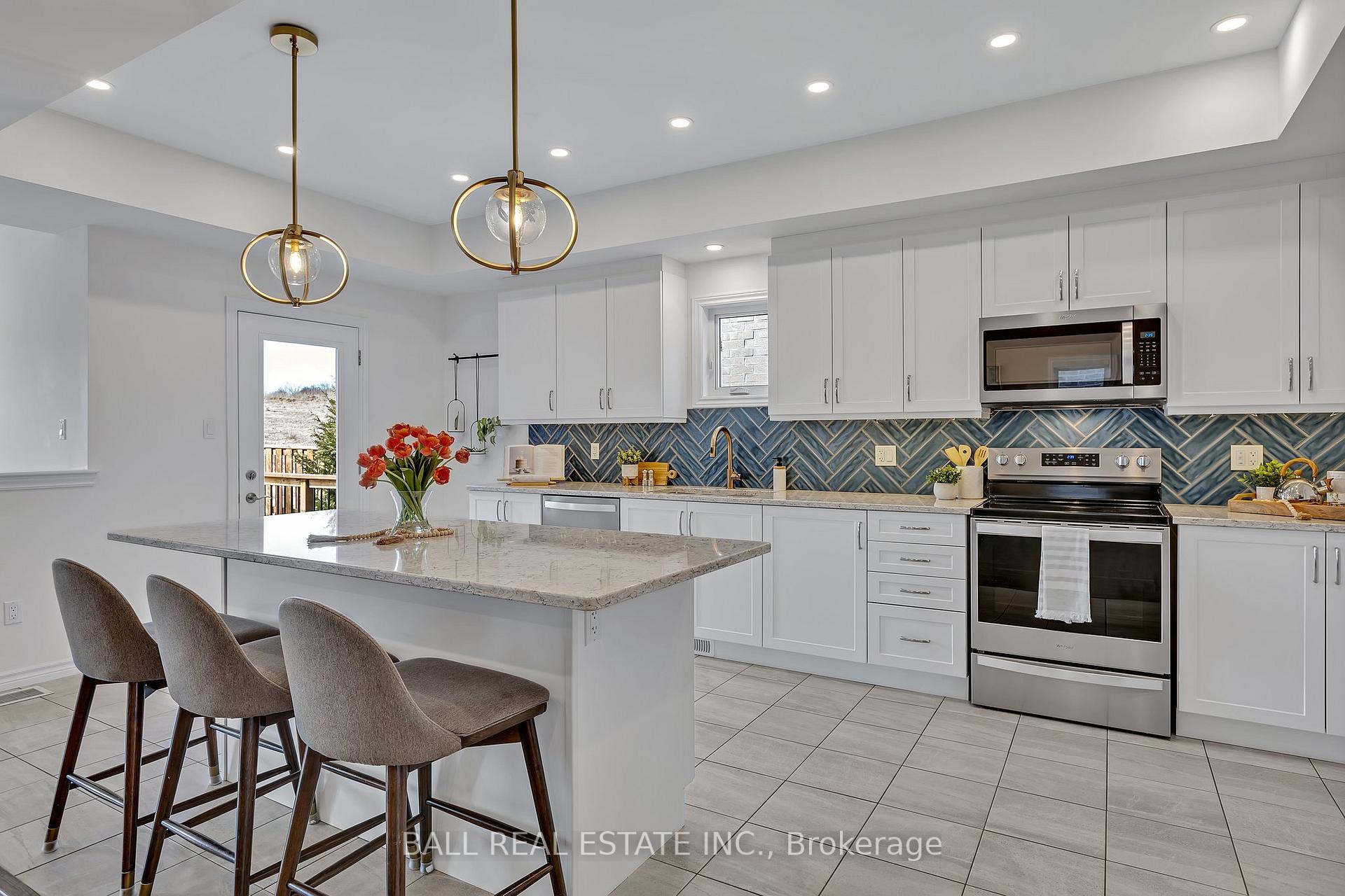 Photo 10 of 723 Sawmill Road, Peterborough, Northcrest Ward 5 — HOMEH