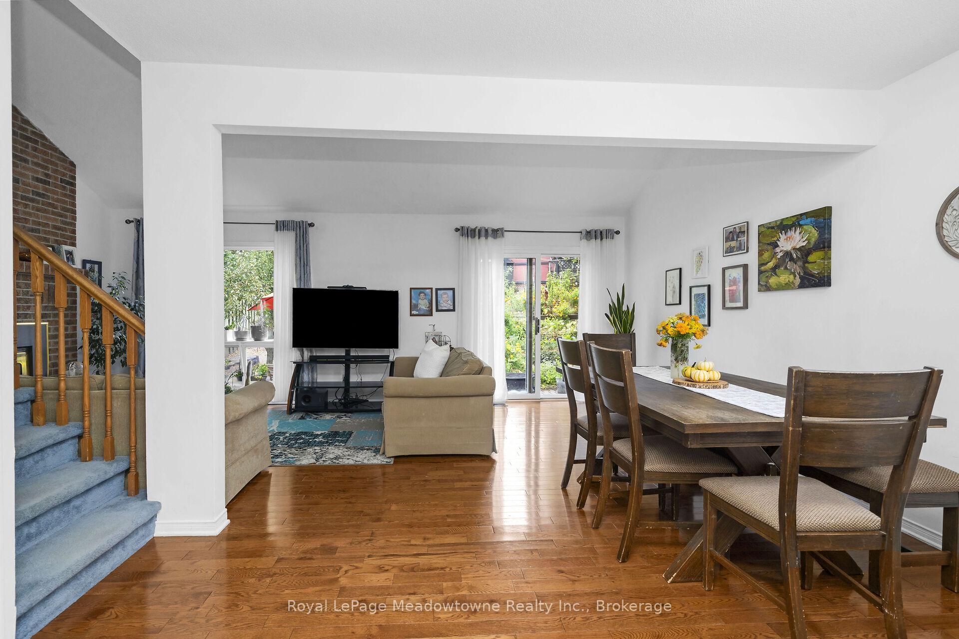 Photo 5 of 11 Valeriote Place, Guelph, Dovercliffe Park/Old University — HOMEH