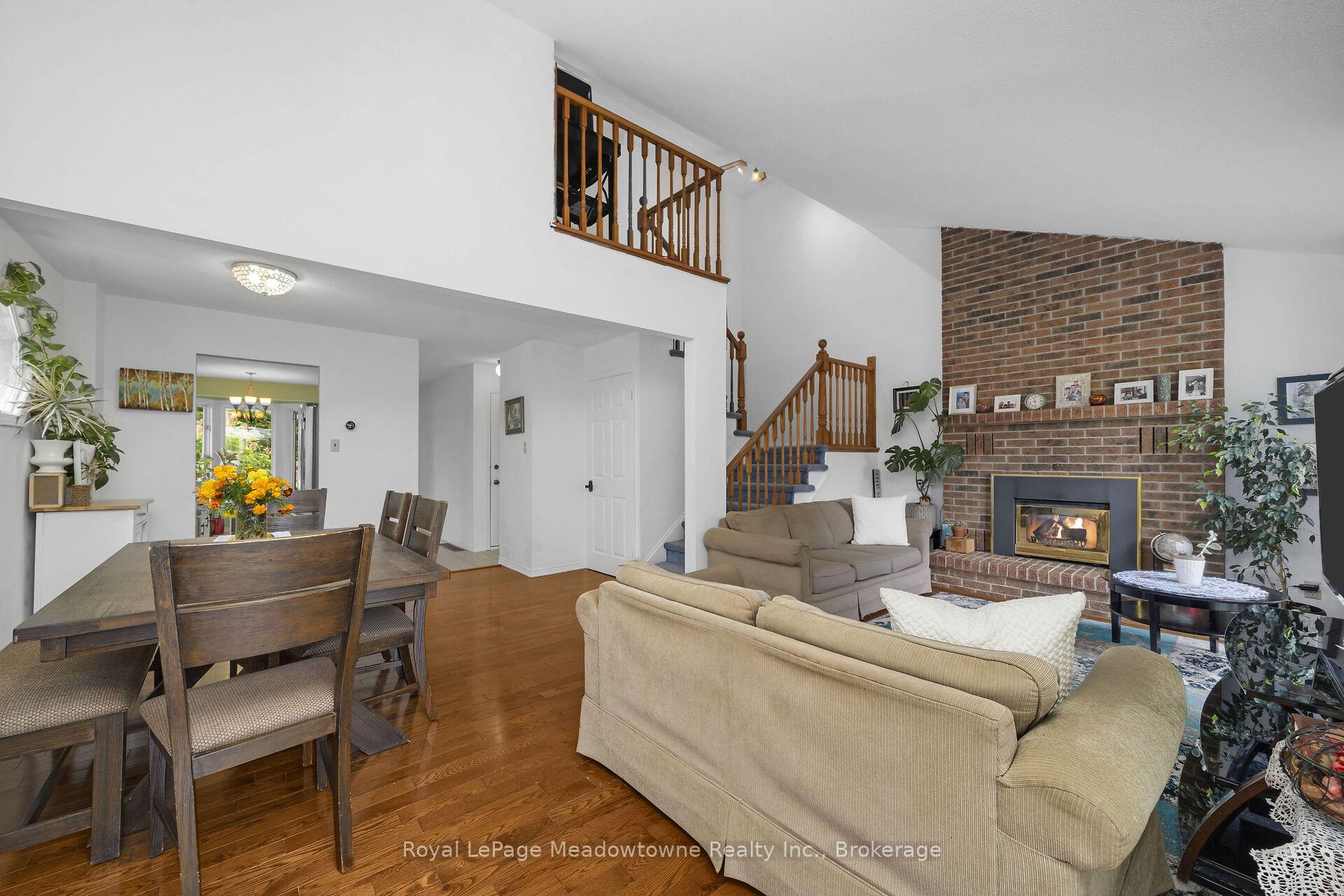 Photo 7 of 11 Valeriote Place, Guelph, Dovercliffe Park/Old University — HOMEH