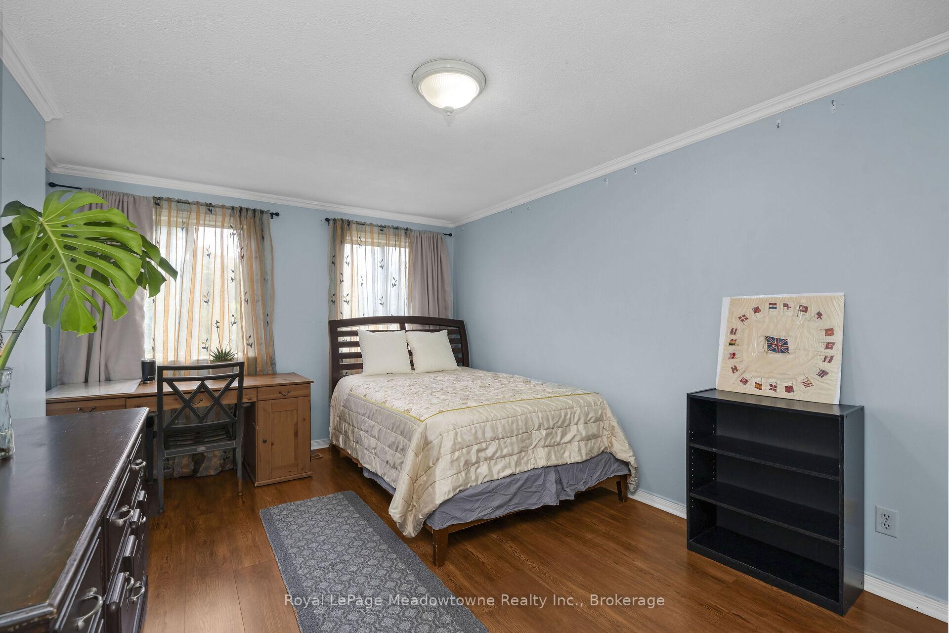 Photo 10 of 11 Valeriote Place, Guelph, Dovercliffe Park/Old University — HOMEH