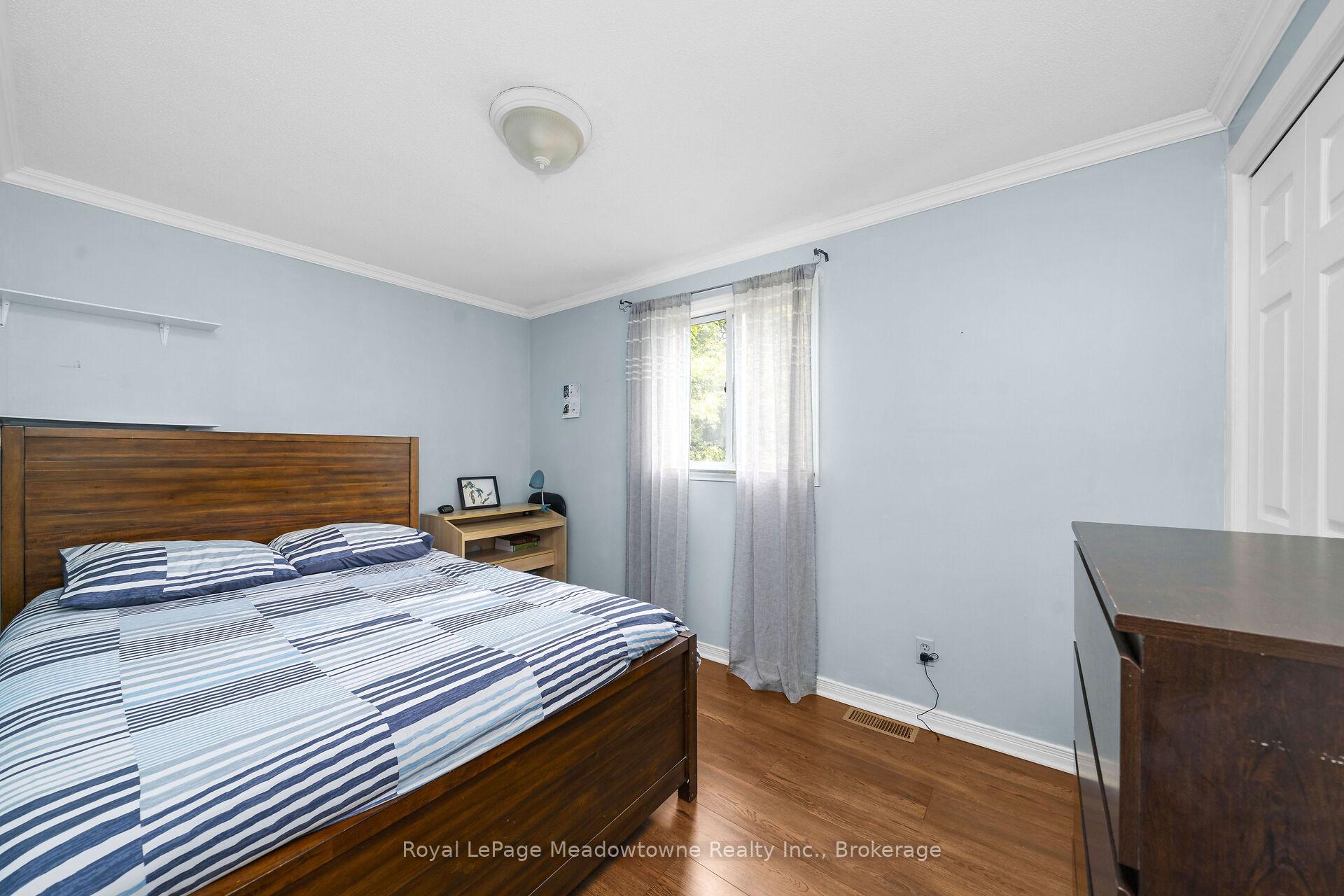 Photo 13 of 11 Valeriote Place, Guelph, Dovercliffe Park/Old University — HOMEH