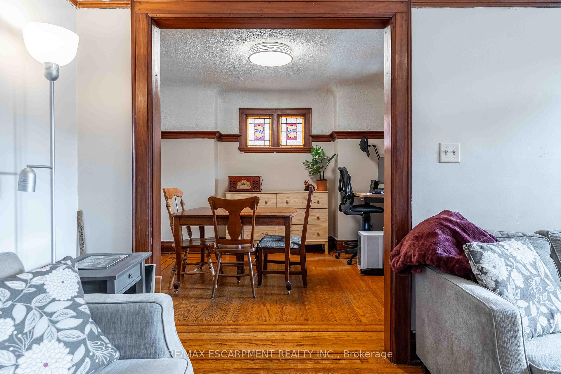 Photo 4 of 228 Province Street S, Hamilton, Delta — HOMEH