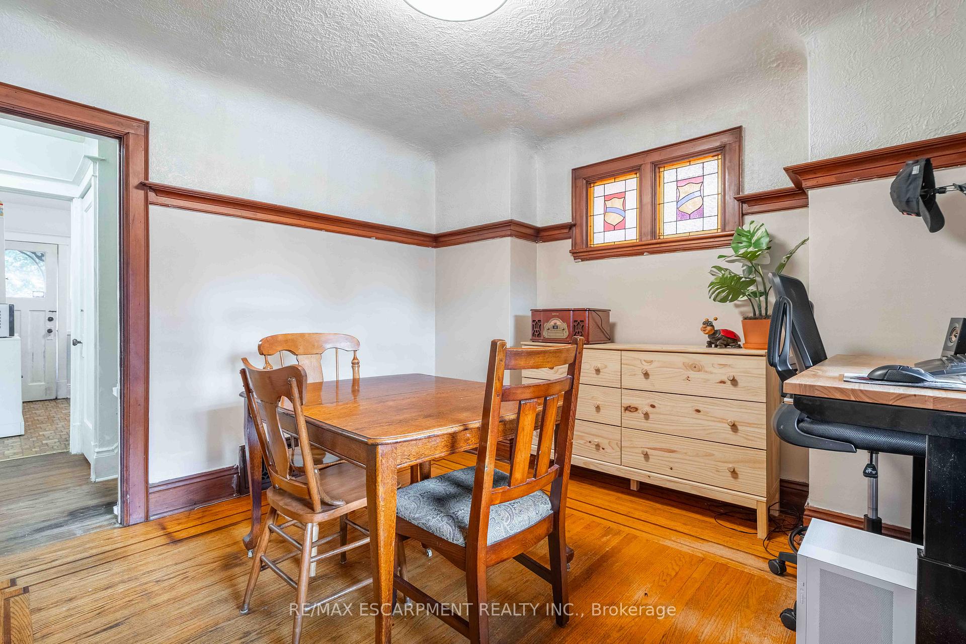 Photo 7 of 228 Province Street S, Hamilton, Delta — HOMEH