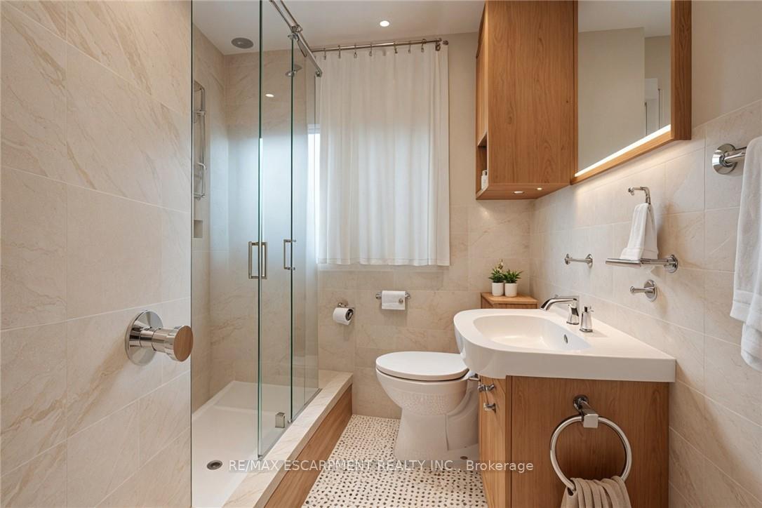 Photo 13 of 228 Province Street S, Hamilton, Delta — HOMEH