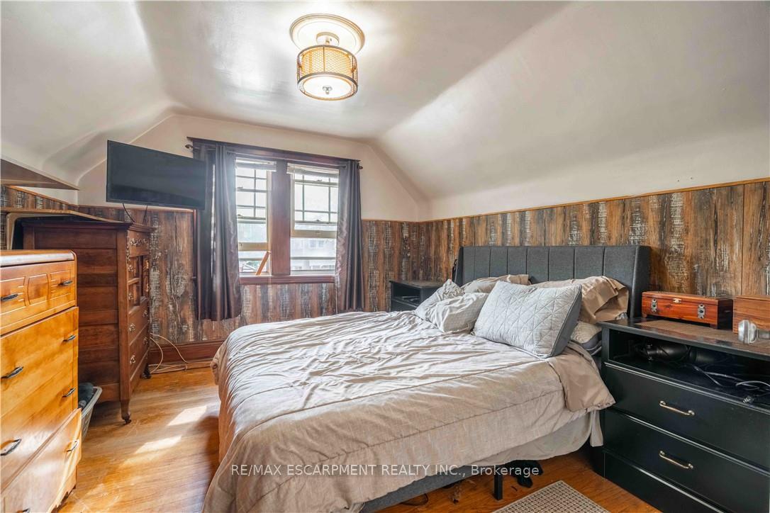 Photo 14 of 228 Province Street S, Hamilton, Delta — HOMEH