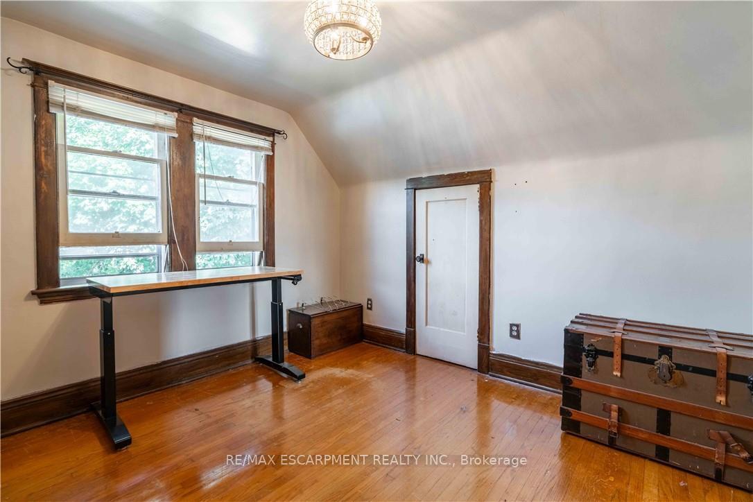 Photo 15 of 228 Province Street S, Hamilton, Delta — HOMEH