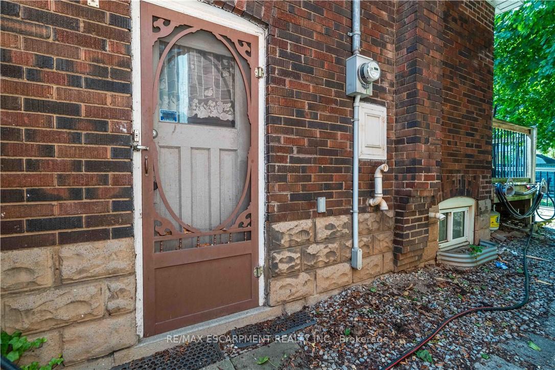 Photo 19 of 228 Province Street S, Hamilton, Delta — HOMEH