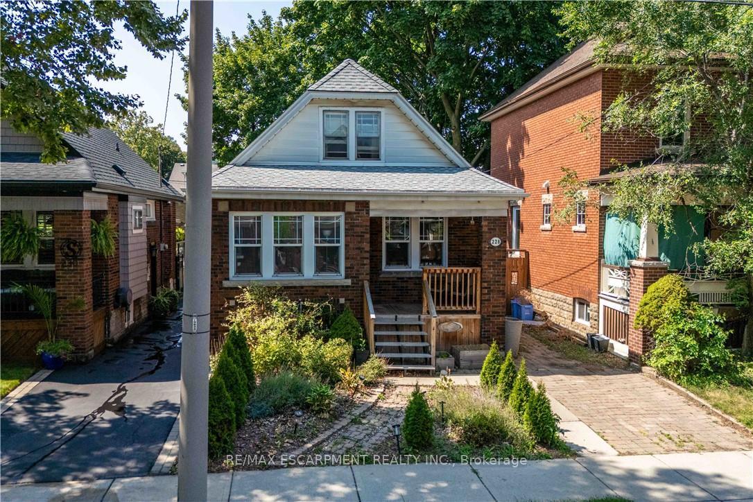 Photo 25 of 228 Province Street S, Hamilton, Delta — HOMEH