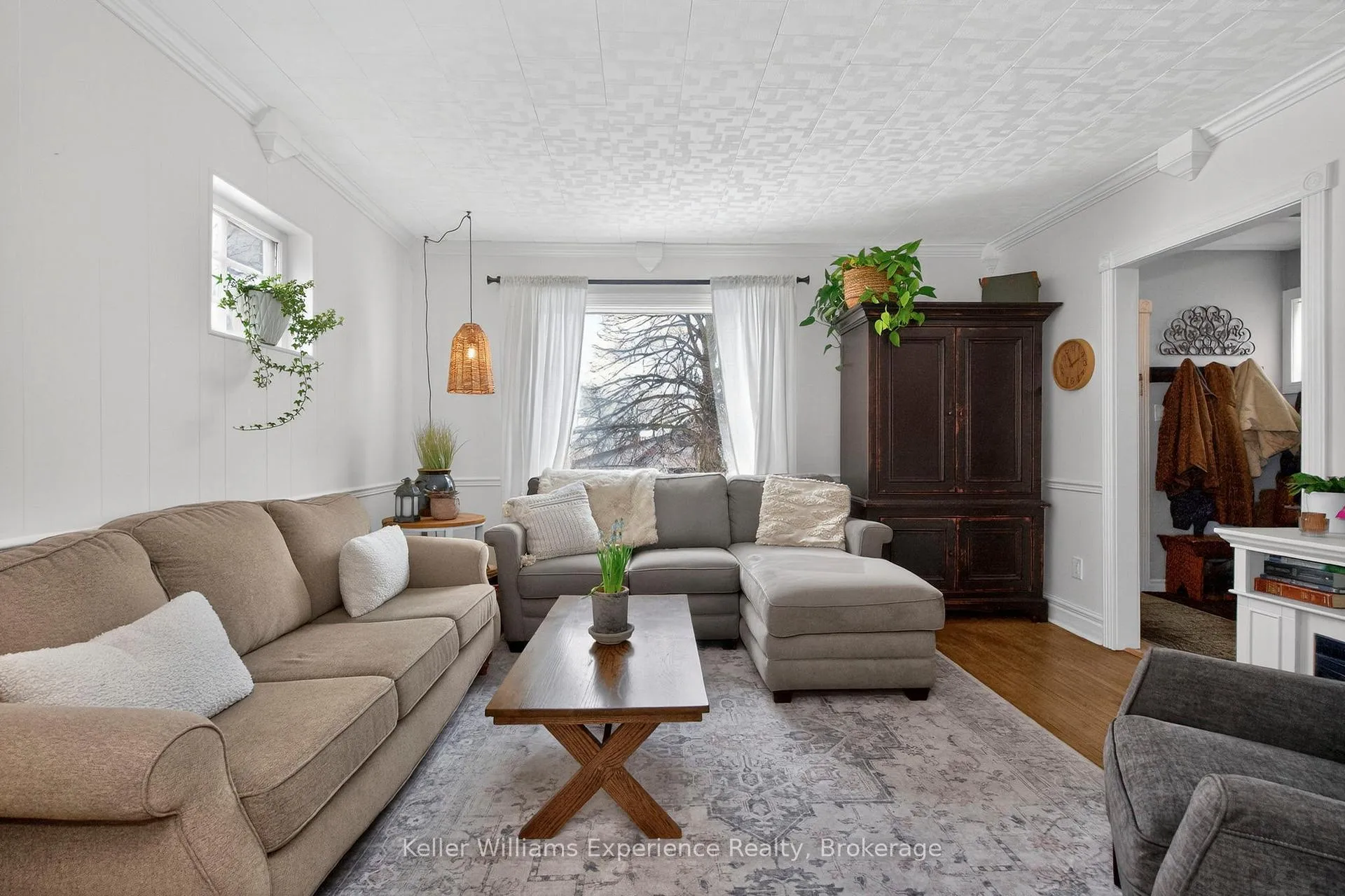 Photo 11 of 128 Seventh Street, Midland — HOMEH