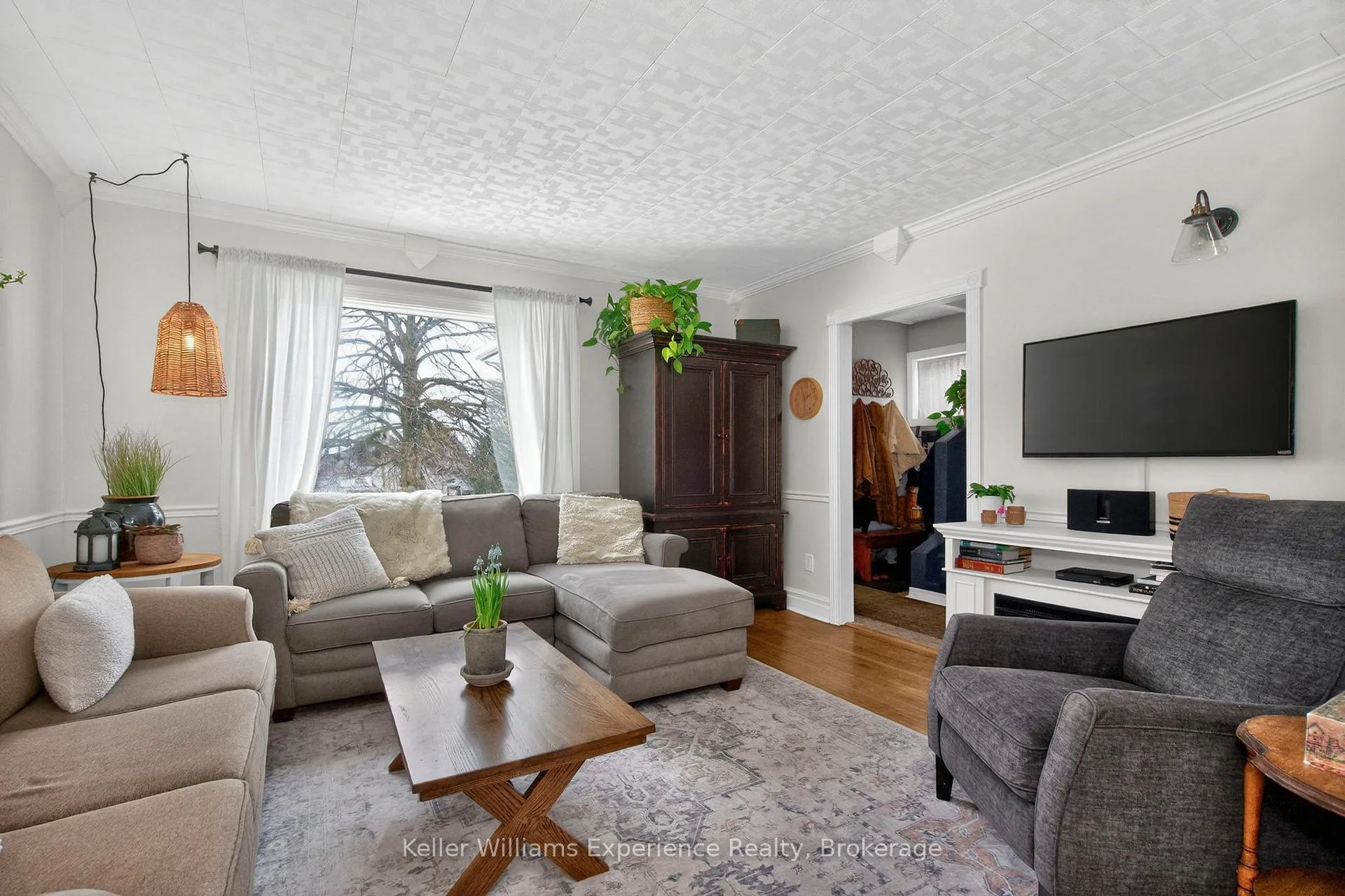 Photo 12 of 128 Seventh Street, Midland — HOMEH