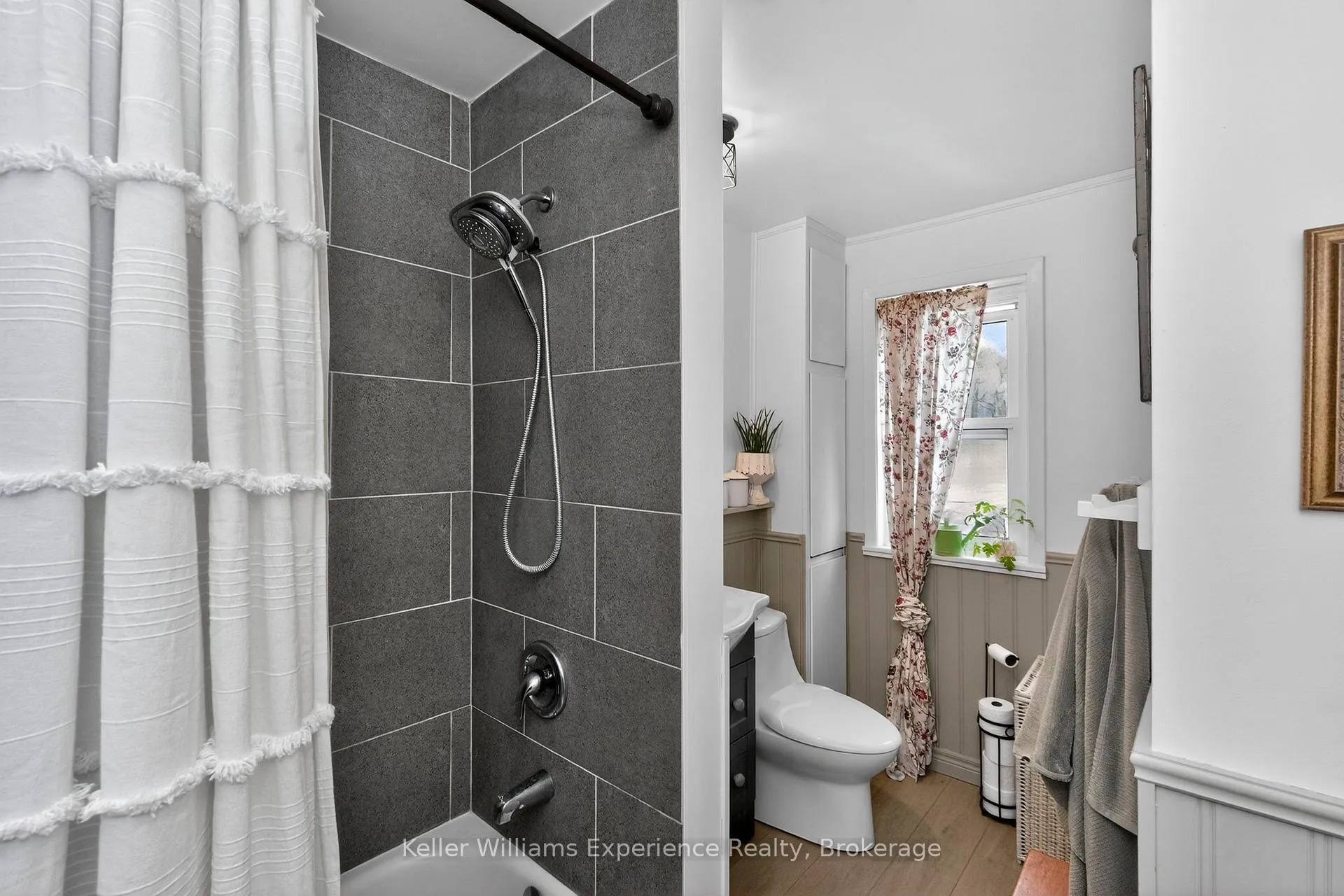Photo 19 of 128 Seventh Street, Midland — HOMEH