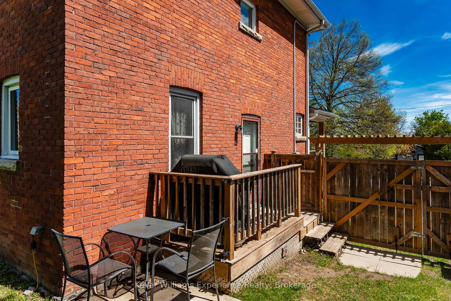 Photo 25 of 128 Seventh Street, Midland — HOMEH