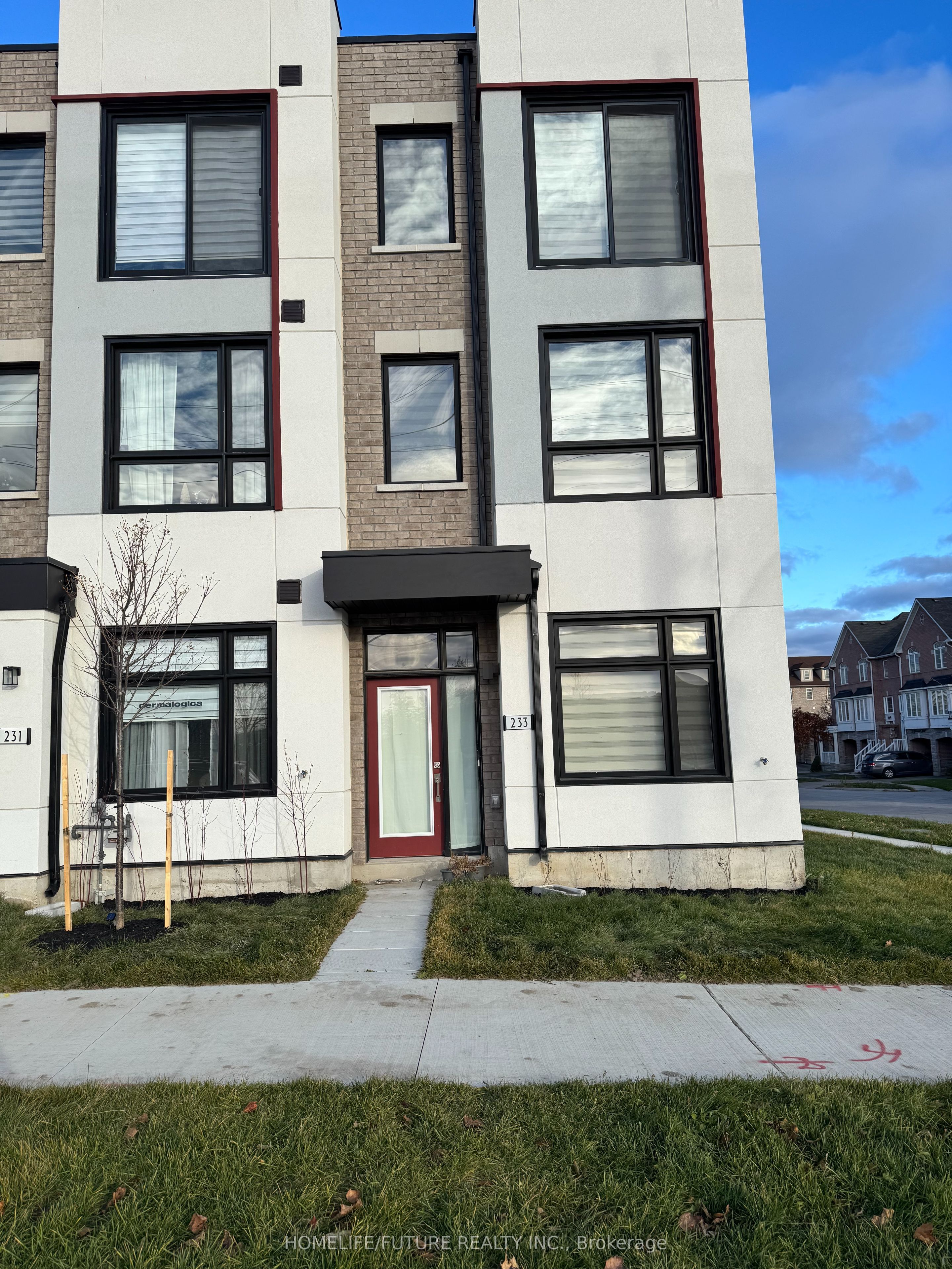 Photo 36 of 233 Monarch Avenue, Ajax, South West — HOMEH