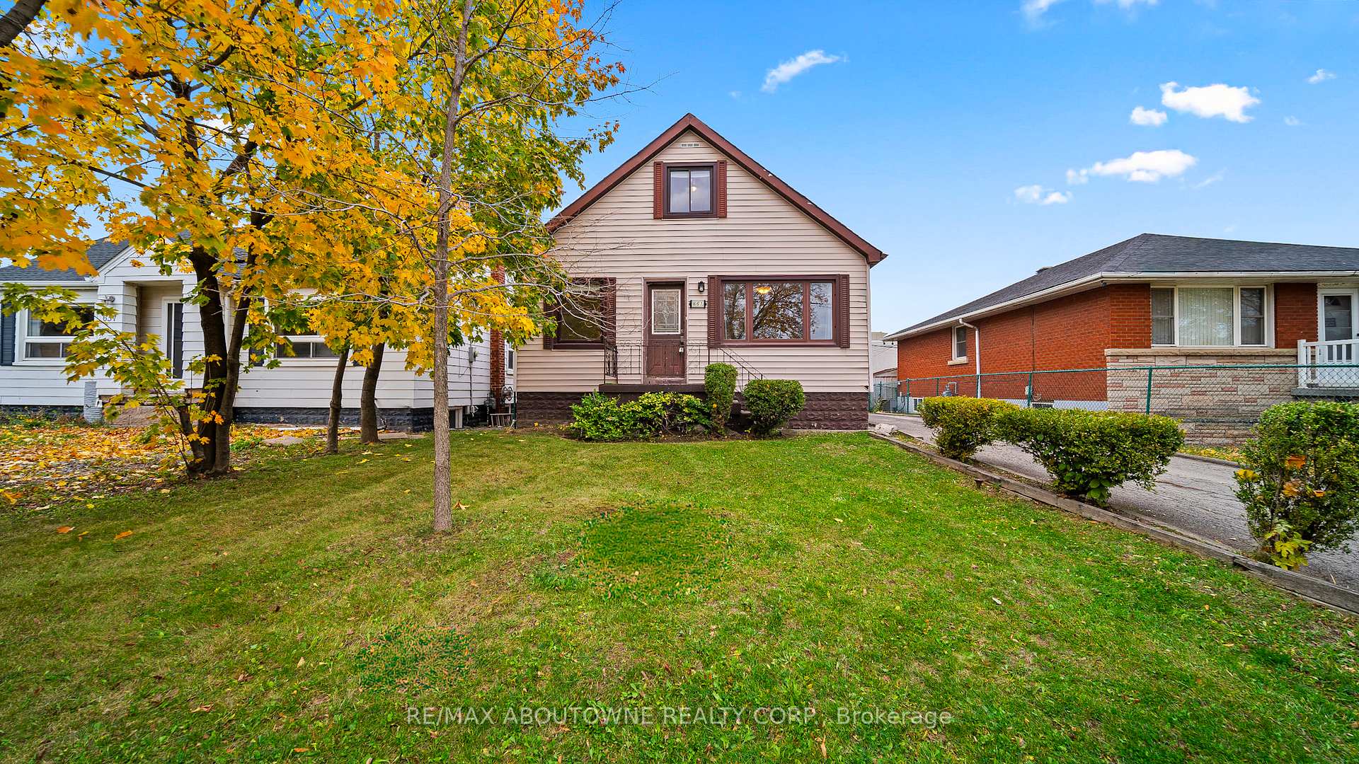 Photo 2 of 661 Brighton Avenue, Hamilton, Parkview — HOMEH