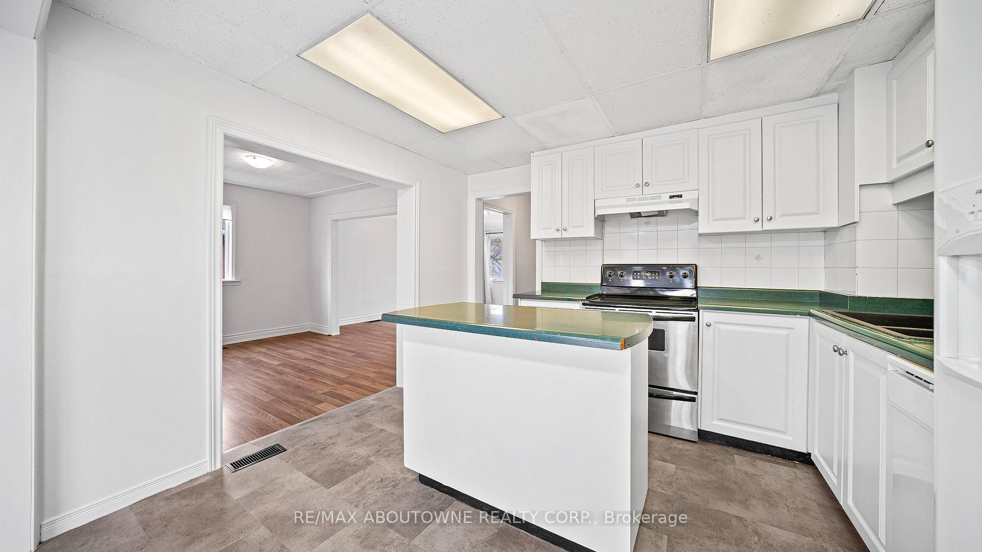 Photo 10 of 661 Brighton Avenue, Hamilton, Parkview — HOMEH