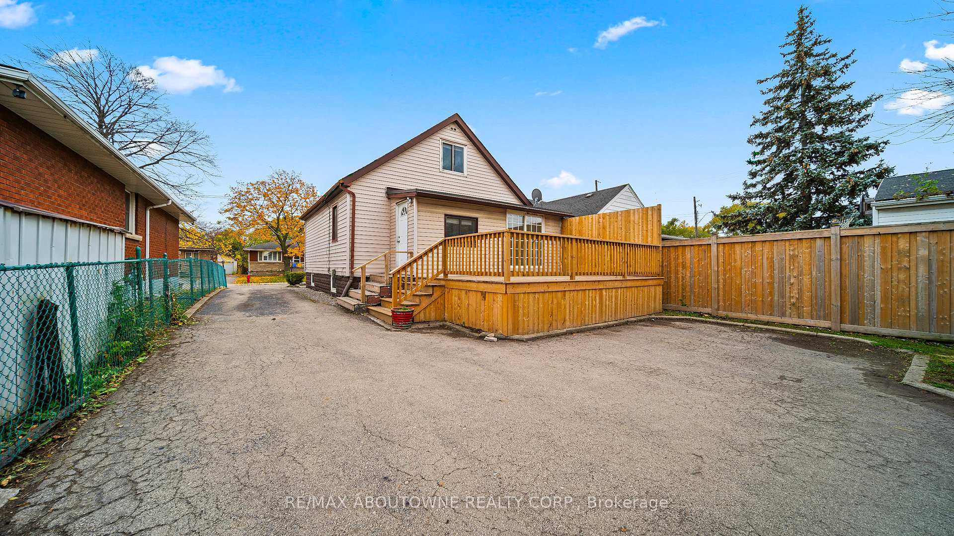 Photo 21 of 661 Brighton Avenue, Hamilton, Parkview — HOMEH