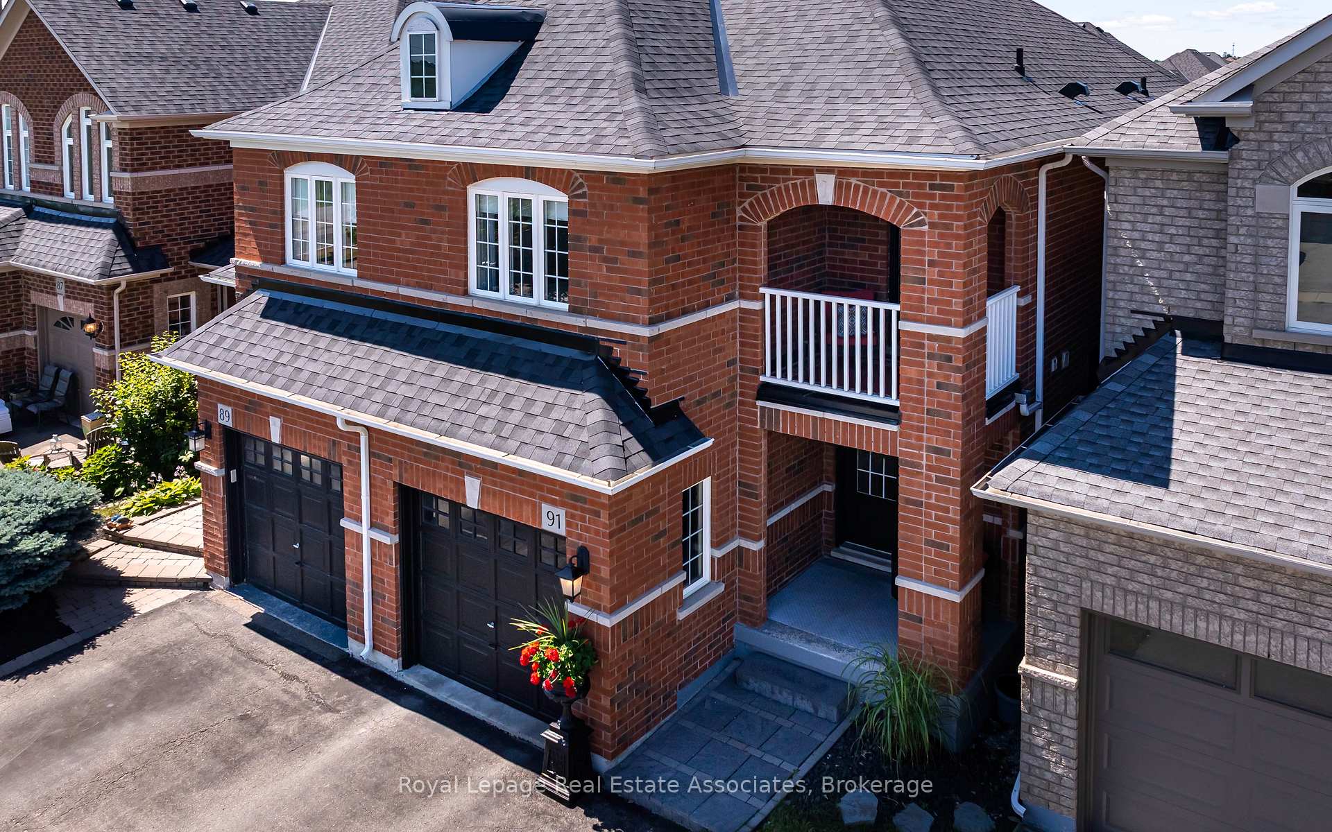 Front of 91 Snowberry Crescent