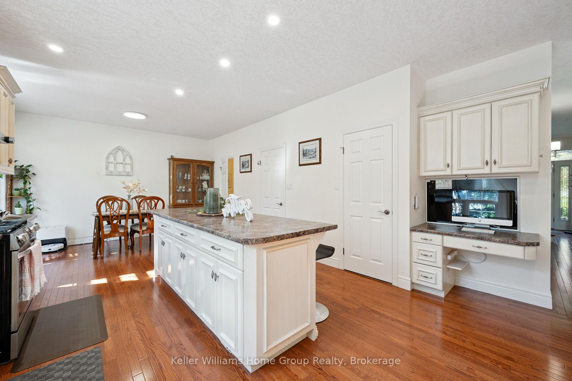 Photo 16 of 75 Hazelwood Drive, Guelph, Kortright Hills — HOMEH