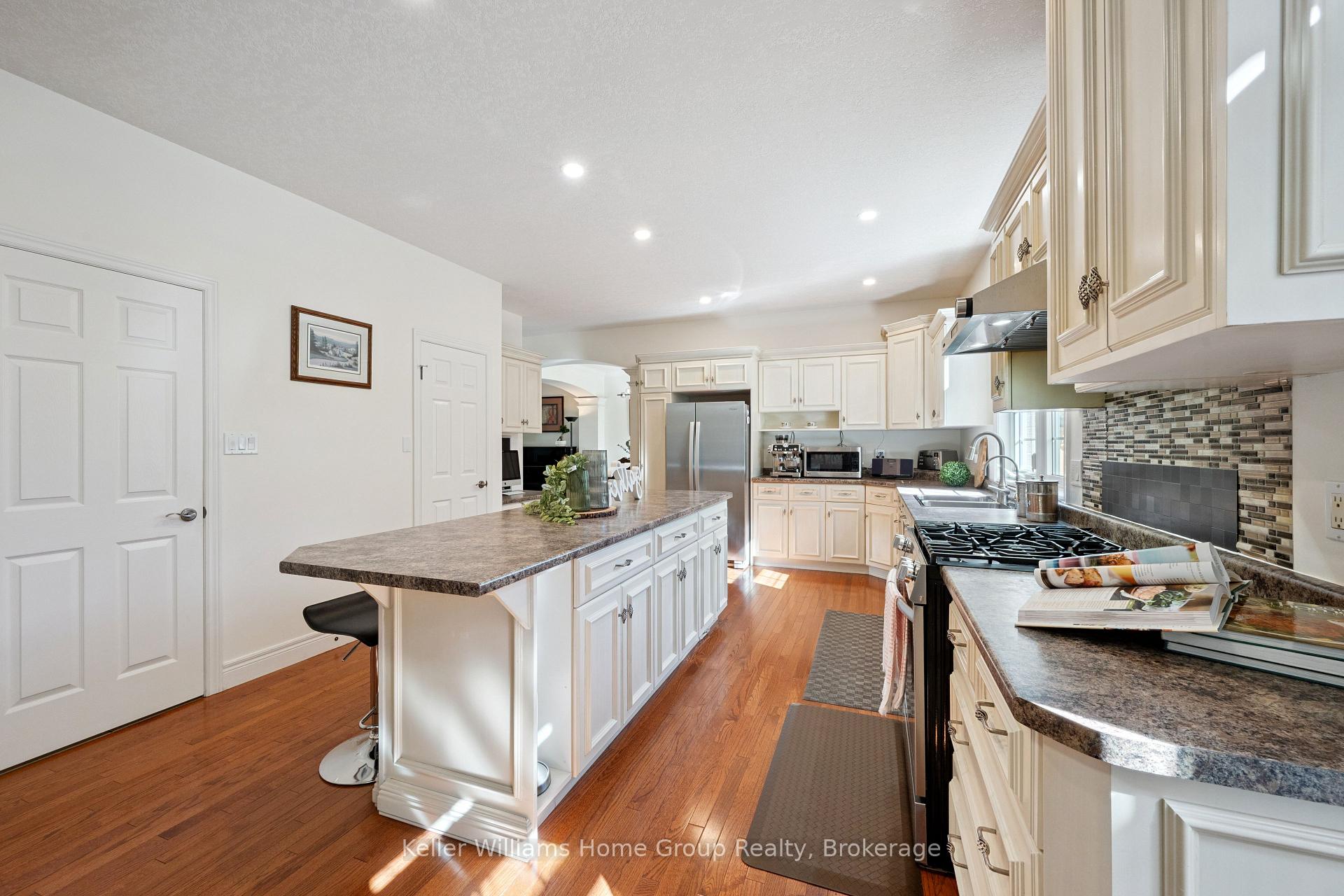 Photo 17 of 75 Hazelwood Drive, Guelph, Kortright Hills — HOMEH