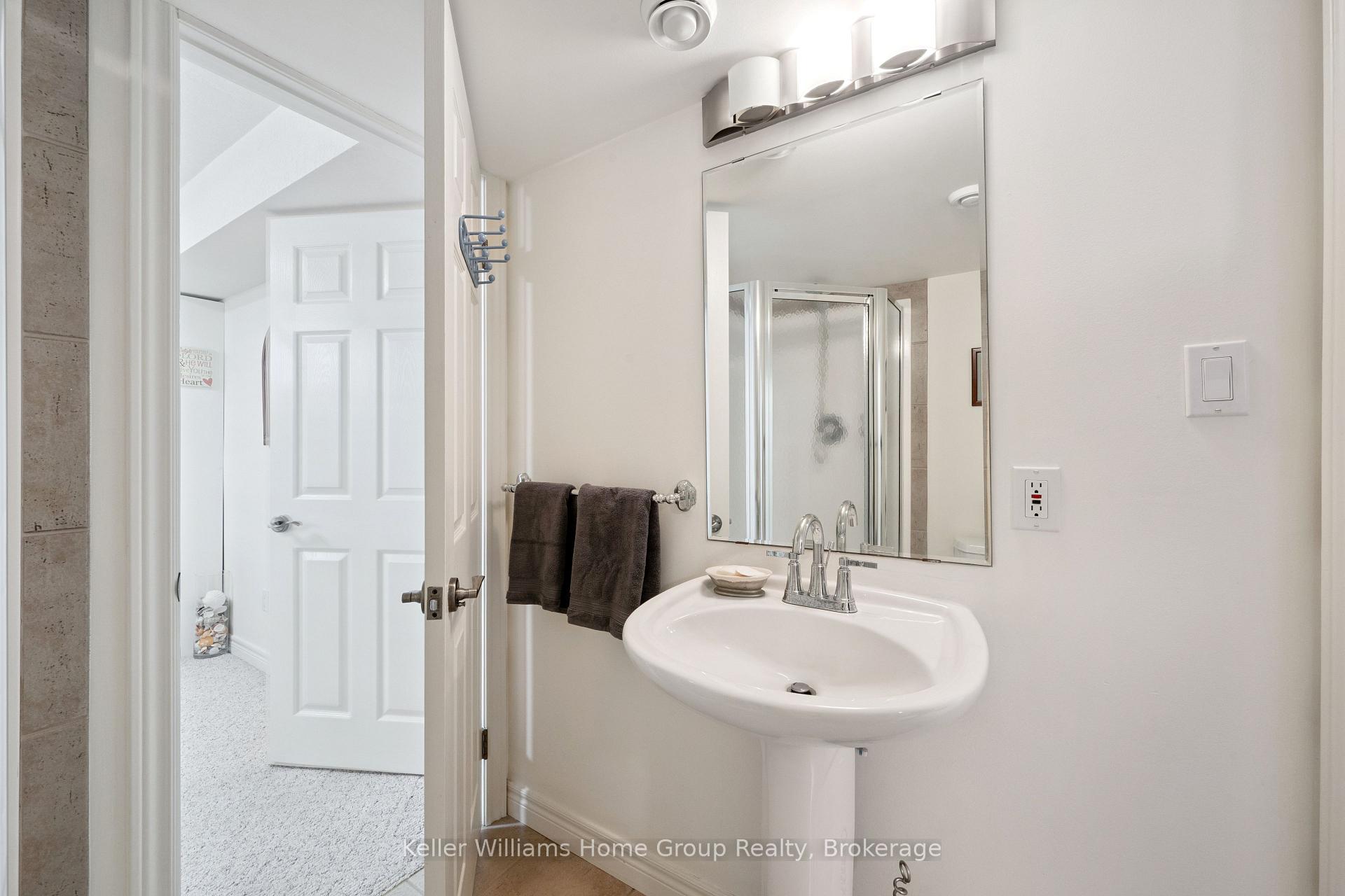 Photo 33 of 75 Hazelwood Drive, Guelph, Kortright Hills — HOMEH