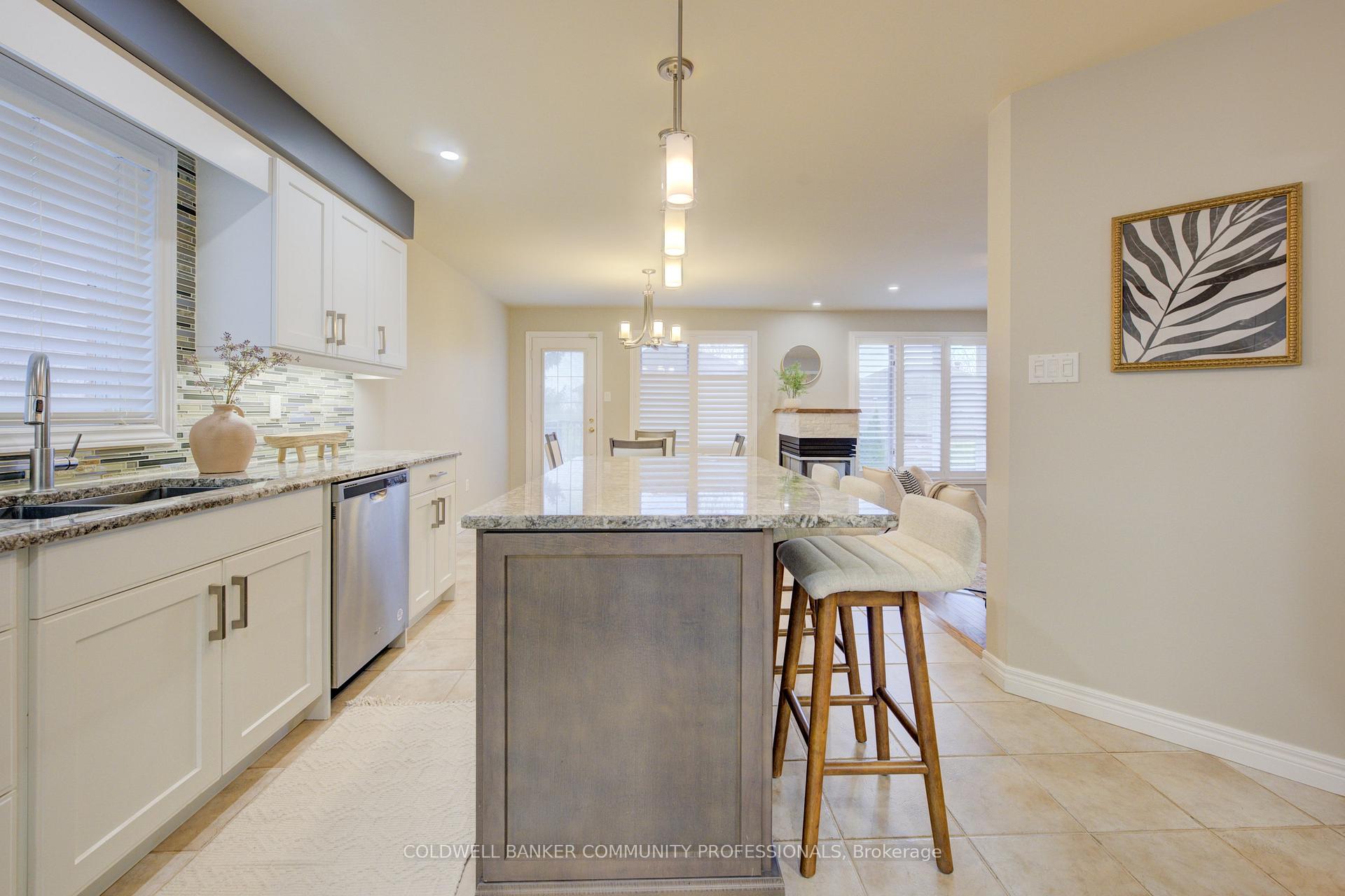 Photo 7 of 129 Dorchester Drive, Grimsby, Grimsby East — HOMEH