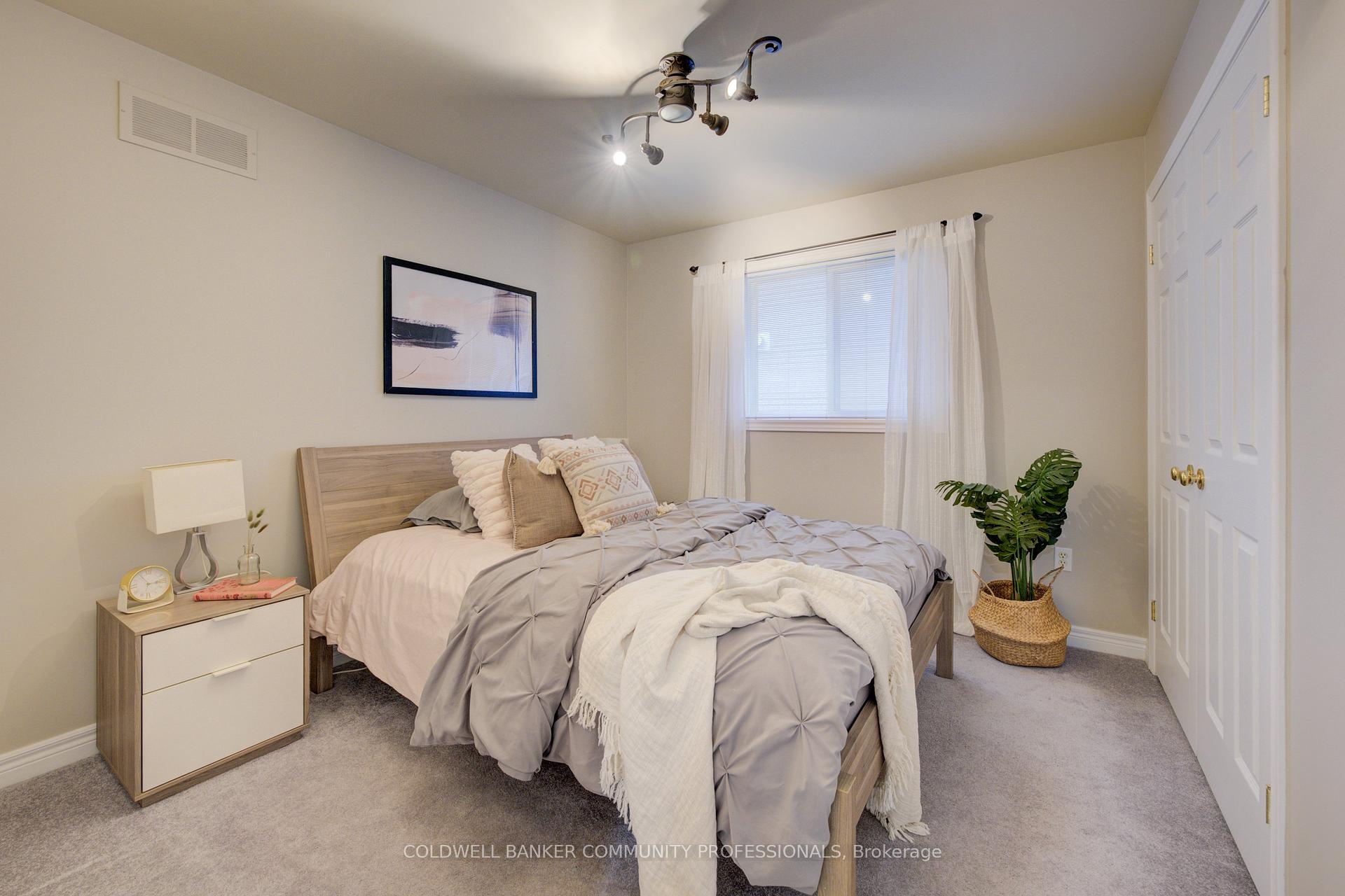 Photo 18 of 129 Dorchester Drive, Grimsby, Grimsby East — HOMEH