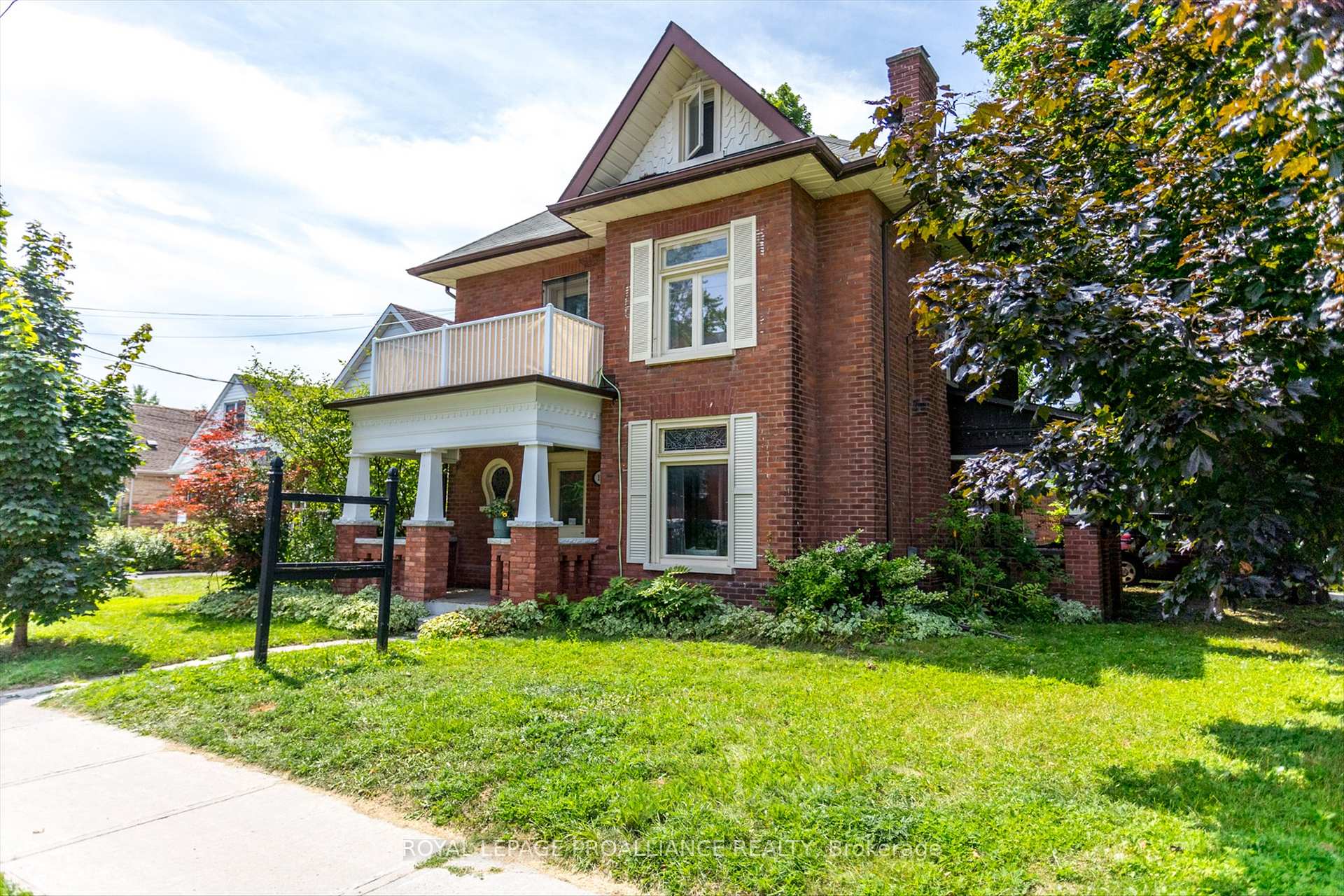 Photo 2 of 105 Aylmer Street S, Peterborough, Town Ward 3 — HOMEH