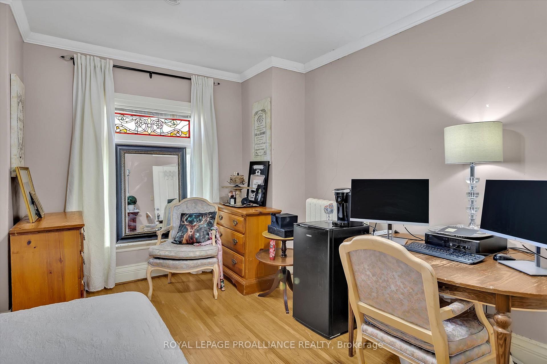Photo 13 of 105 Aylmer Street S, Peterborough, Town Ward 3 — HOMEH