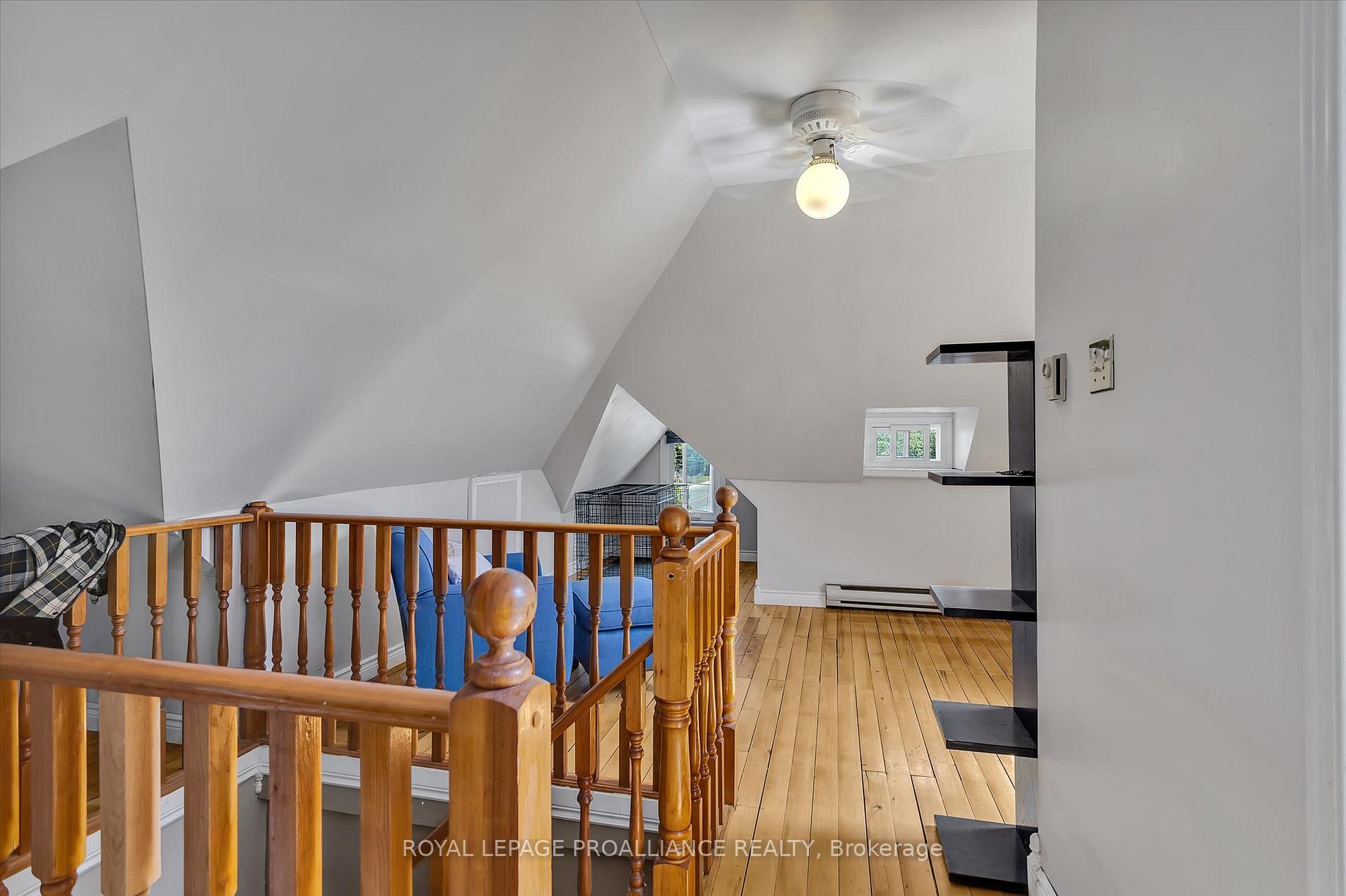 Photo 17 of 105 Aylmer Street S, Peterborough, Town Ward 3 — HOMEH