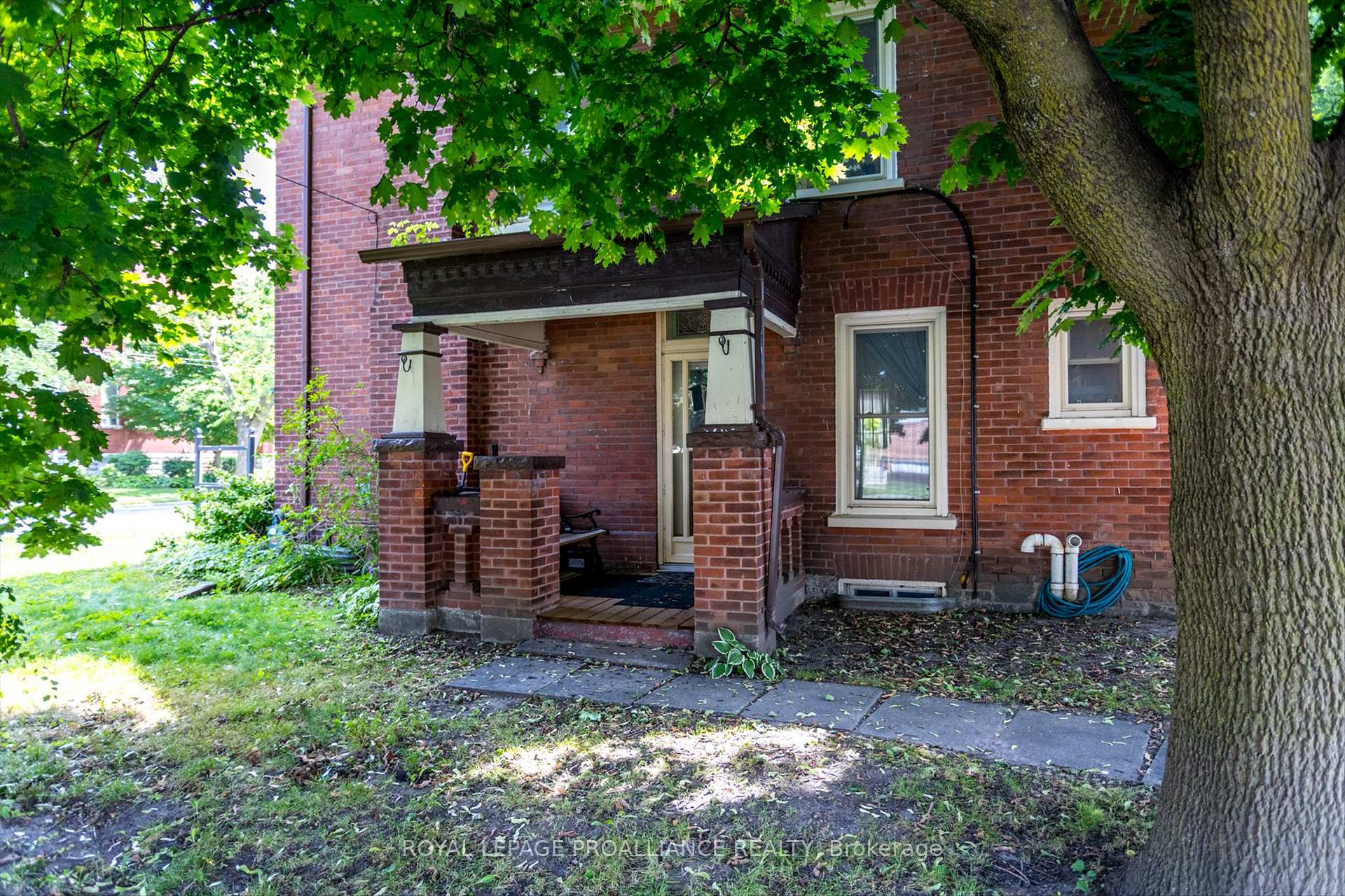 Photo 26 of 105 Aylmer Street S, Peterborough, Town Ward 3 — HOMEH
