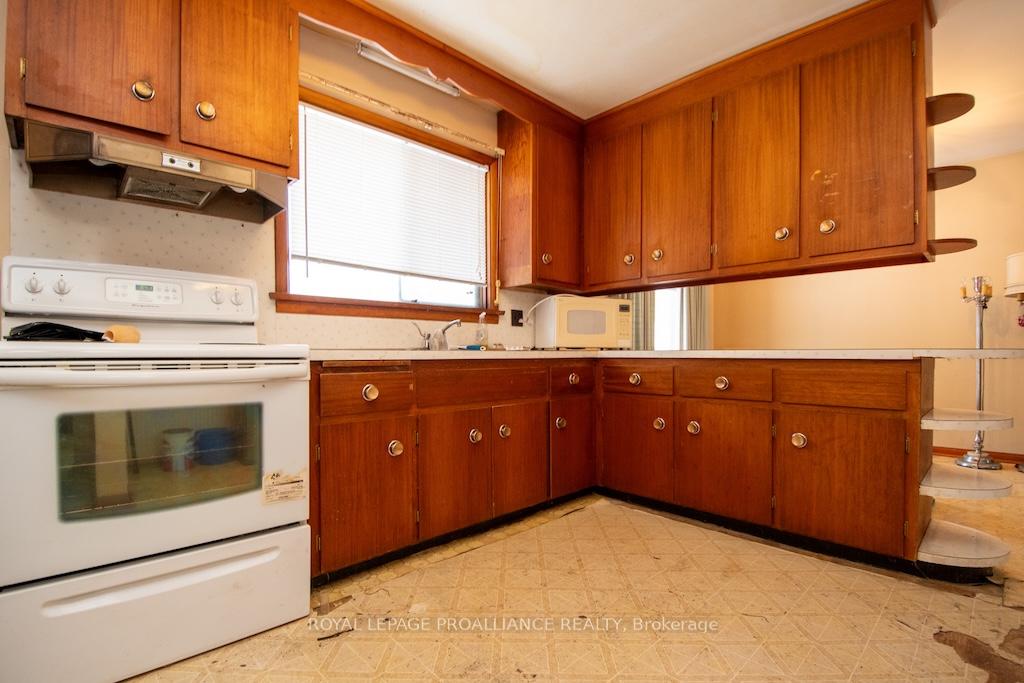 Photo 10 of 1216 Algonquin Boulevard, Peterborough, Northcrest Ward 5 — HOMEH