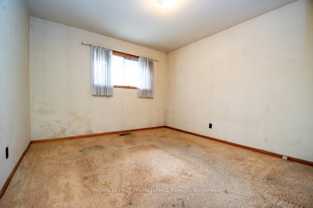 Photo 12 of 1216 Algonquin Boulevard, Peterborough, Northcrest Ward 5 — HOMEH