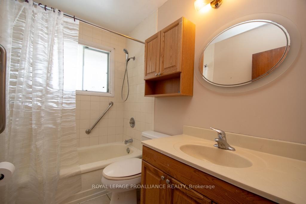 Photo 20 of 1216 Algonquin Boulevard, Peterborough, Northcrest Ward 5 — HOMEH