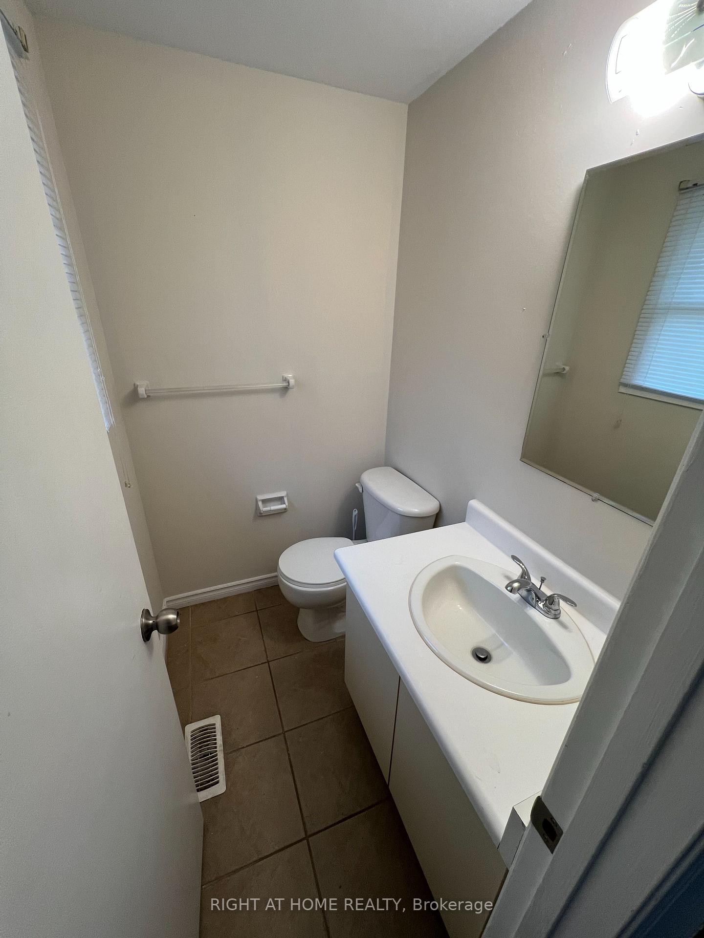 Photo 8 of 19 Walman Drive, Guelph, Kortright West — HOMEH