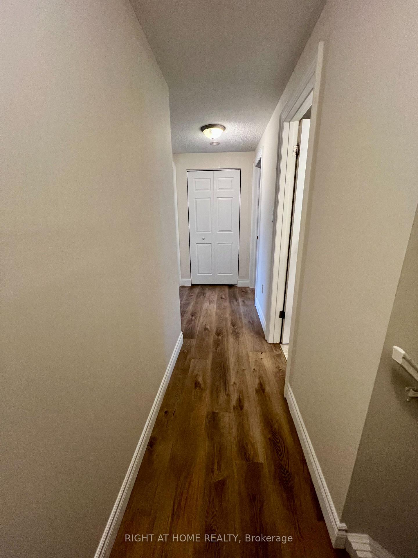 Photo 10 of 19 Walman Drive, Guelph, Kortright West — HOMEH