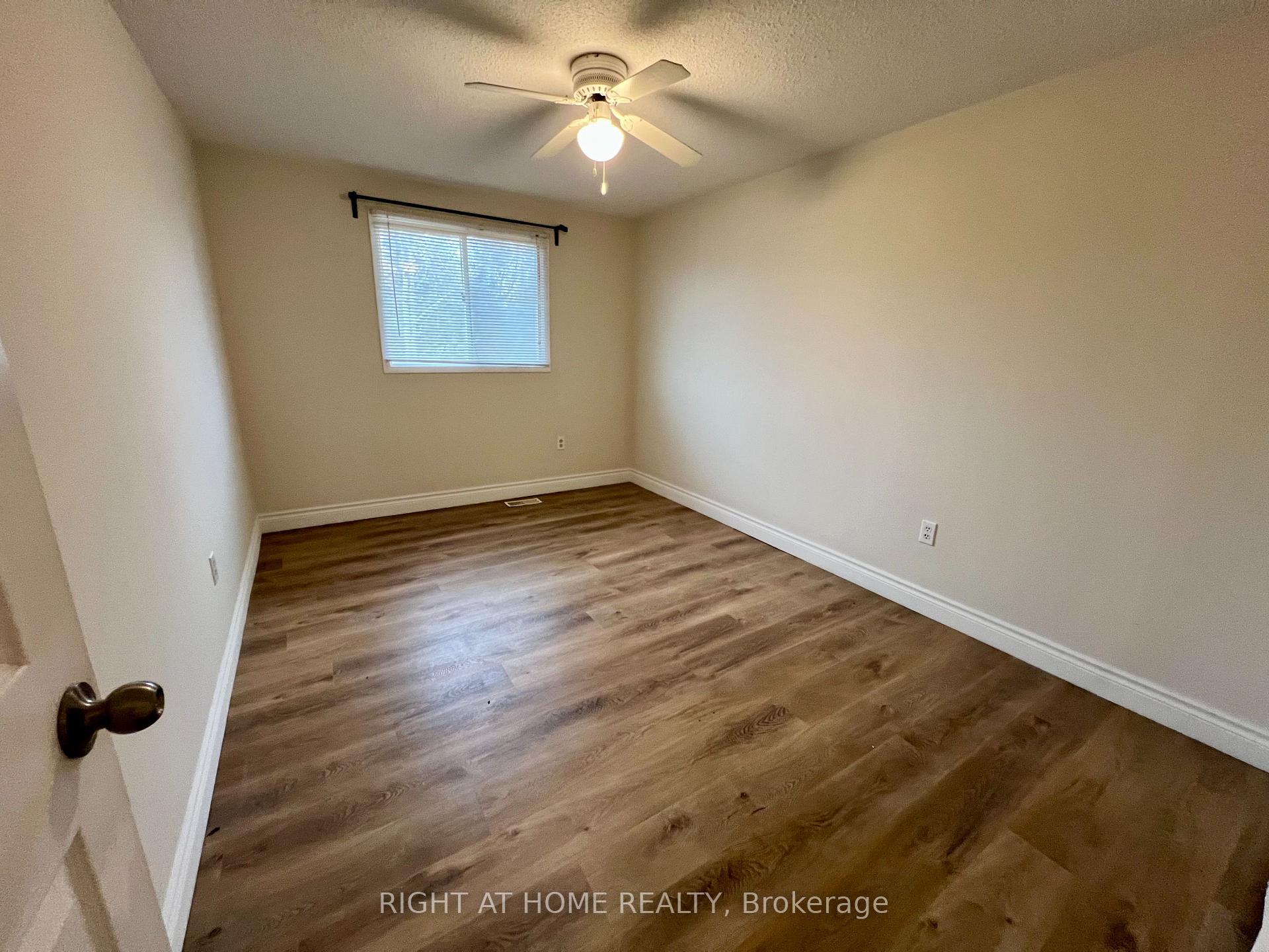 Photo 14 of 19 Walman Drive, Guelph, Kortright West — HOMEH