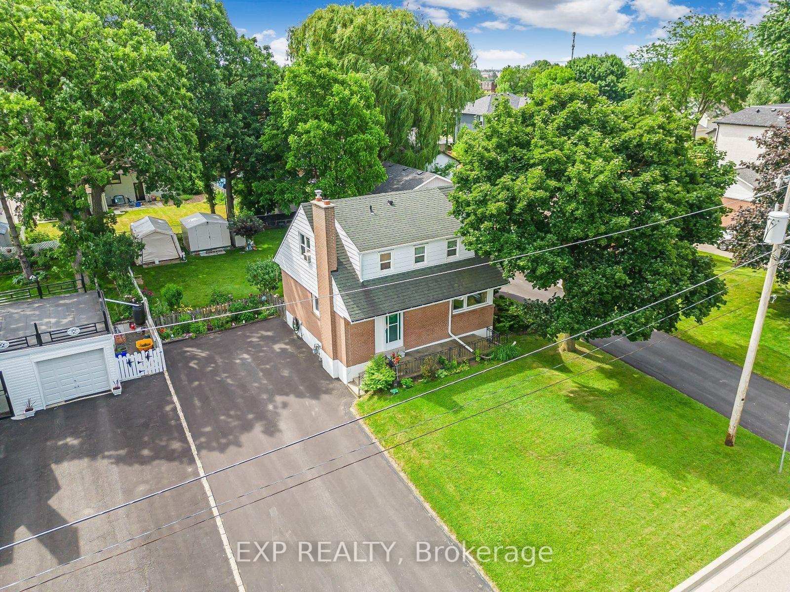 Photo 12 of 215 Elmwood Crescent, Milton, Old Milton — HOMEH